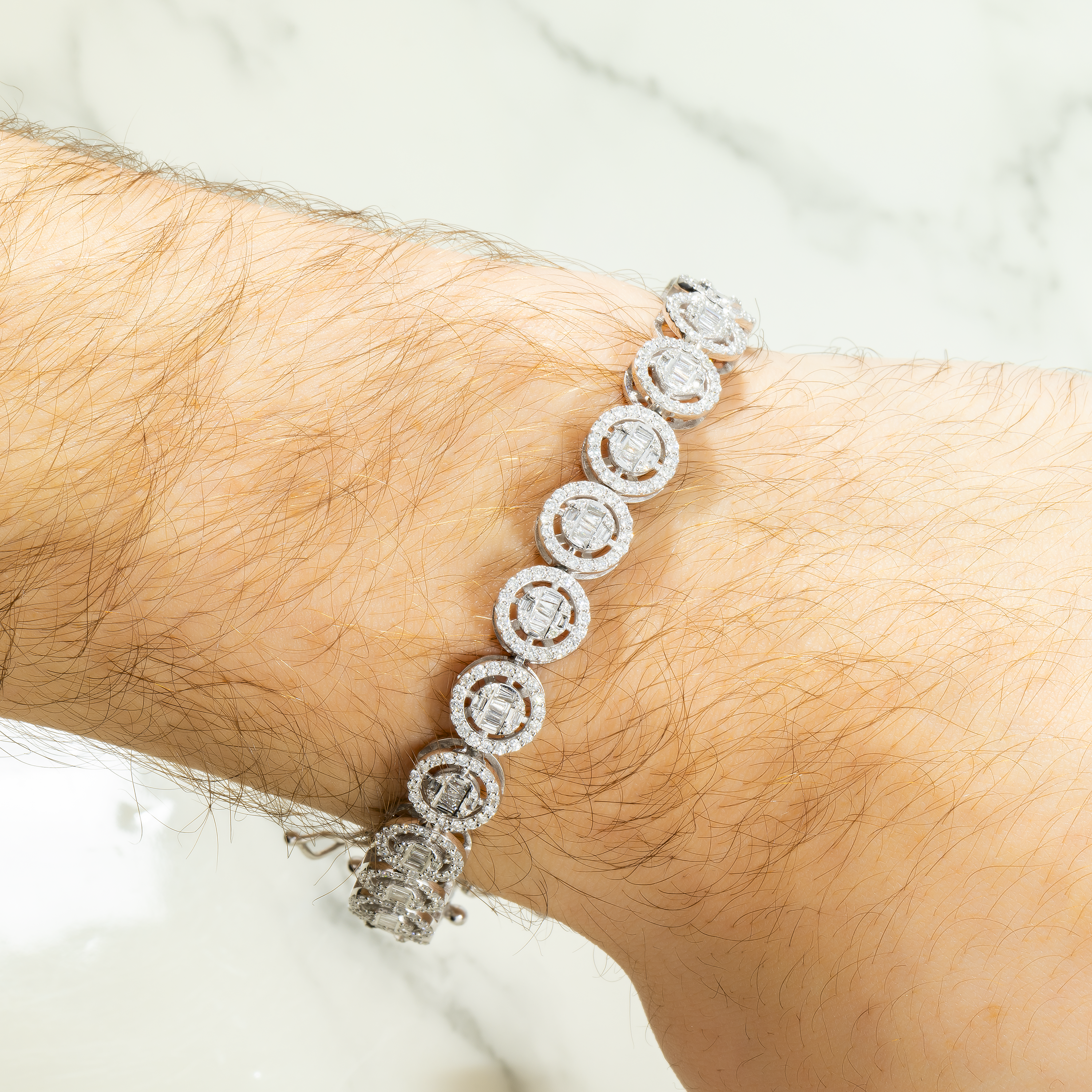 10K GOLD BAGUETTE AND ROUND DIAMONDS CIRCULAR SHAPED BRACELET 4.38 CT