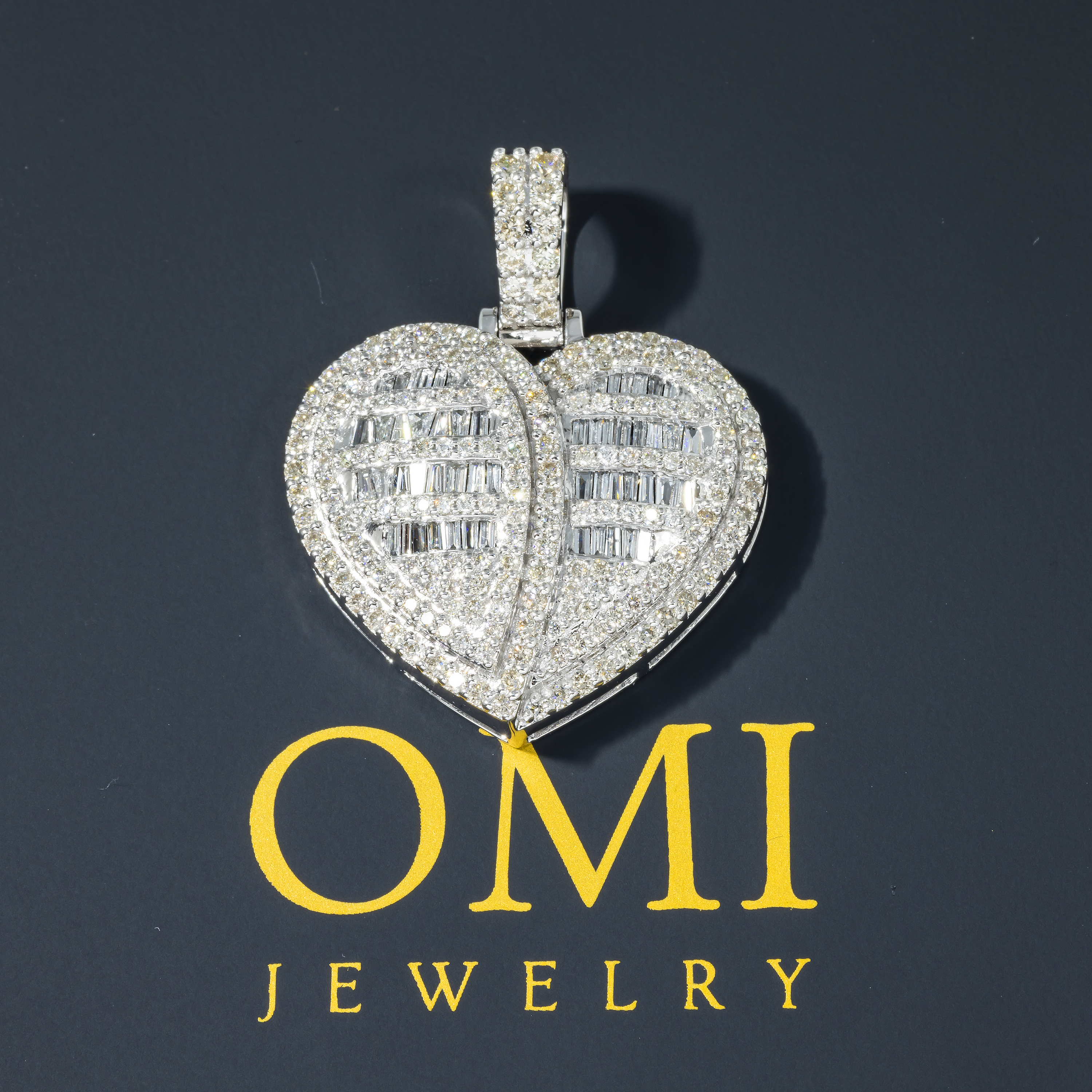 10K GOLD BAGUETTE AND ROUND DIAMOND HEART PENDANT 2.23 CT