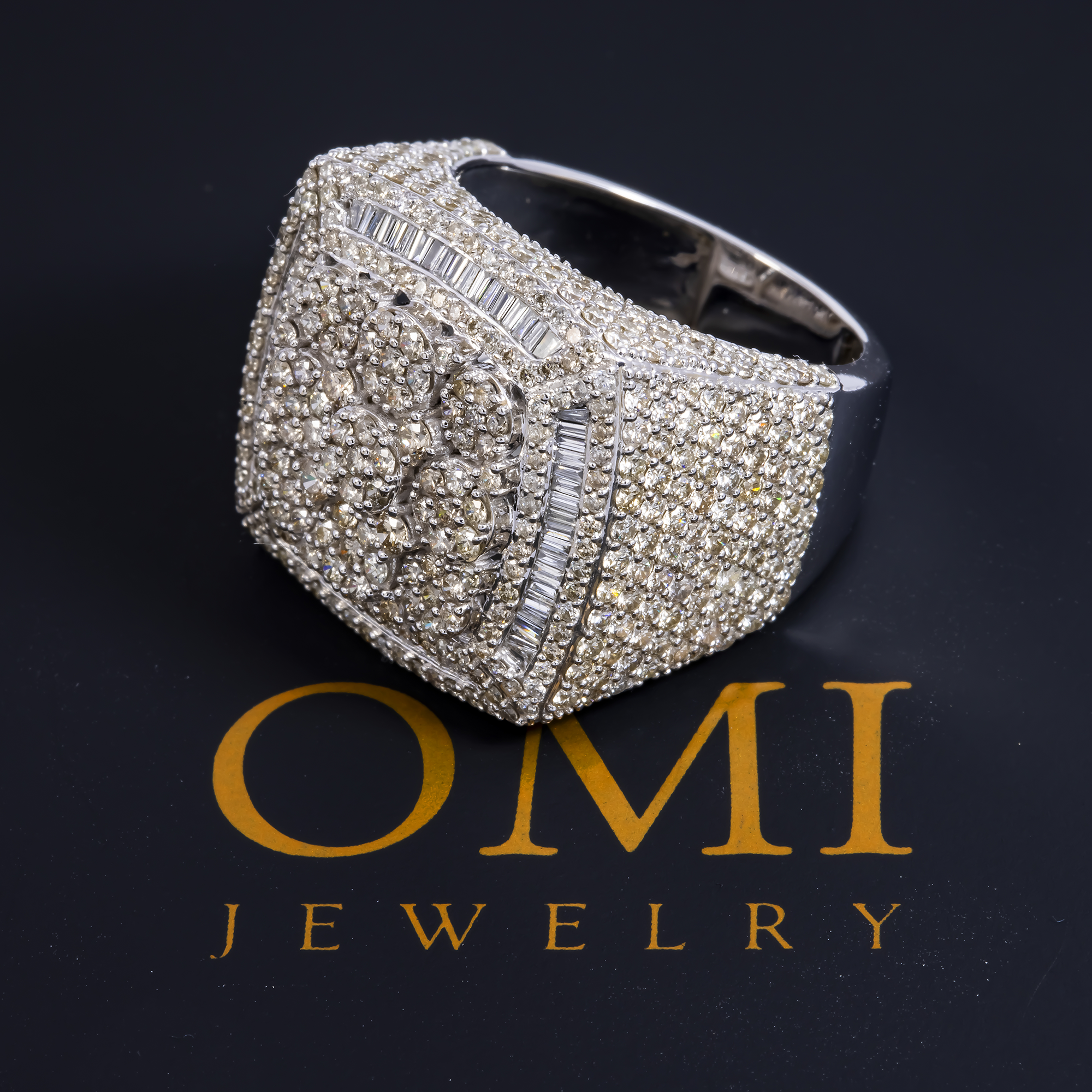 10K GOLD ROUND DIAMOND CLUSTER STATEMENT RING 5.67 CT