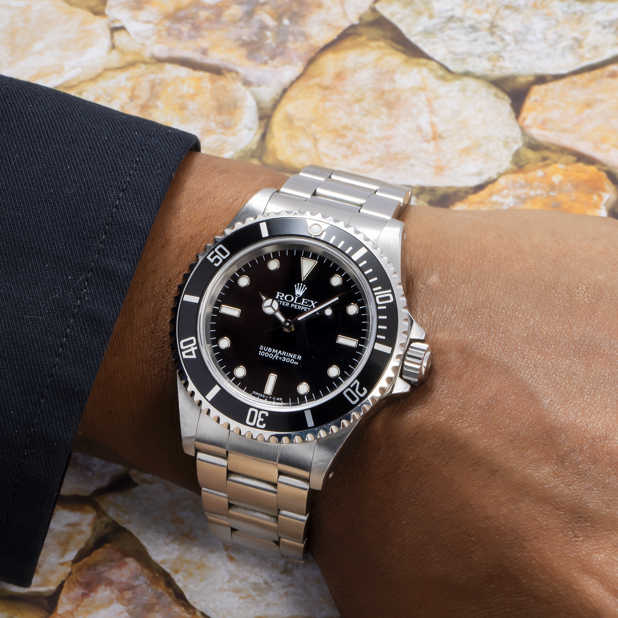 Rolex Submariner 40MM 14060 Black Dial Black Ceramic Bezel Stainless Steel Oyster Bracelet
