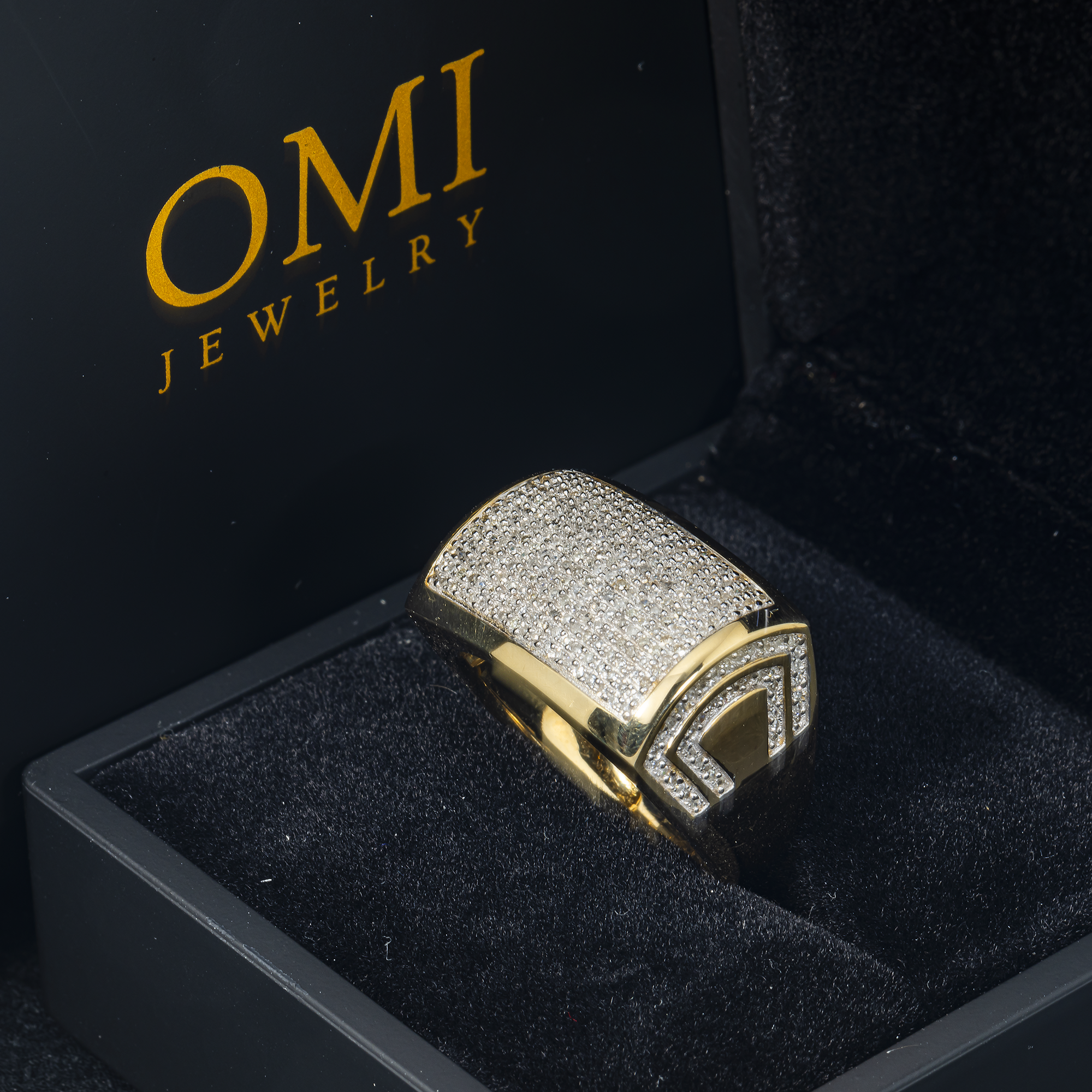 10K GOLD DIAMOND RECTANGULAR STATEMENT RING 0.85 CT