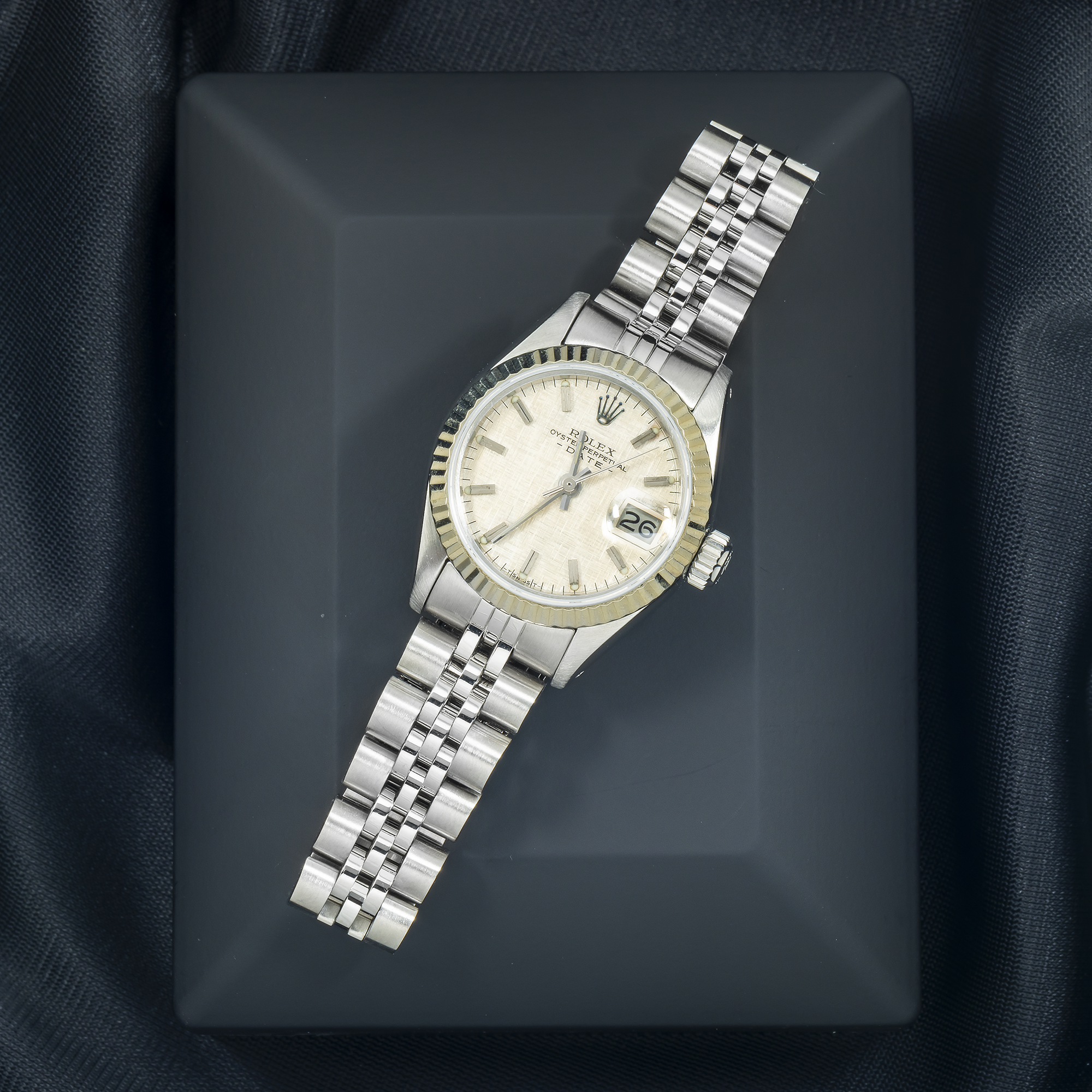 Rolex Datejust 26MM 6916 Silver Linen Dial Fluted Bezel Stainless Steel Jubilee Bracelet