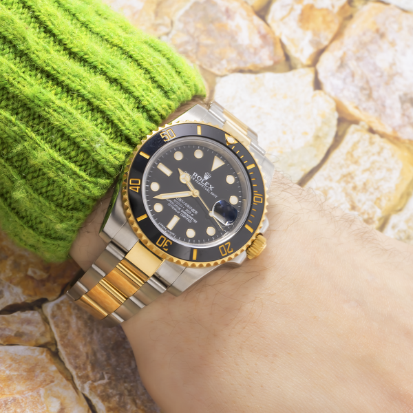 Two tone submariner spessore on wrist