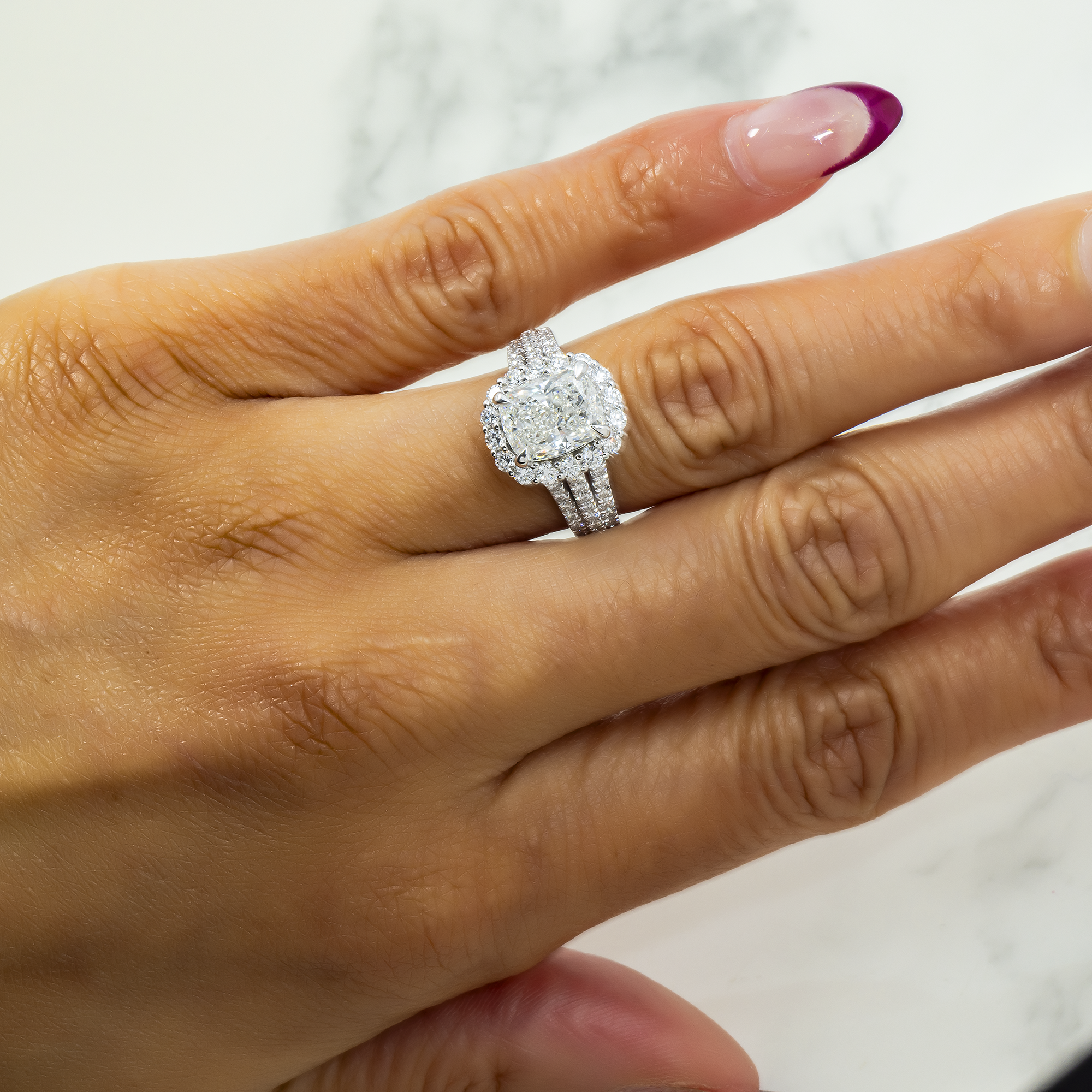14K GOLD CUSHION CUT DIAMOND HALO ENGAGEMENT RING 4.05 CTW