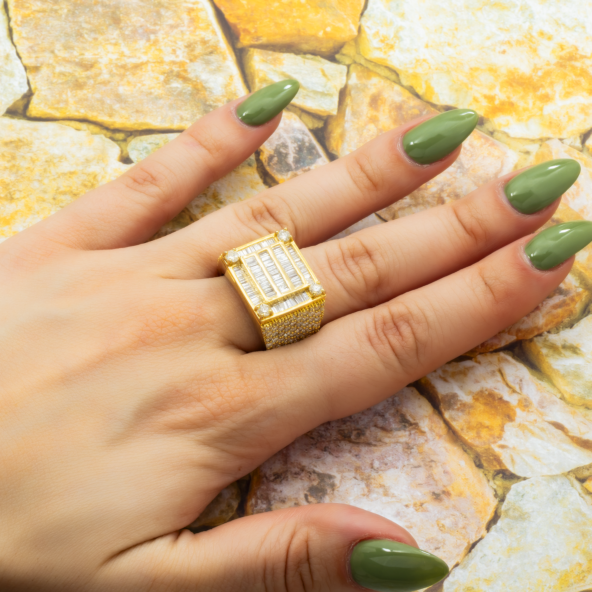 14K GOLD BAGUETTE AND ROUND DIAMOND SQUARE STATEMENT RING 3.90 CT