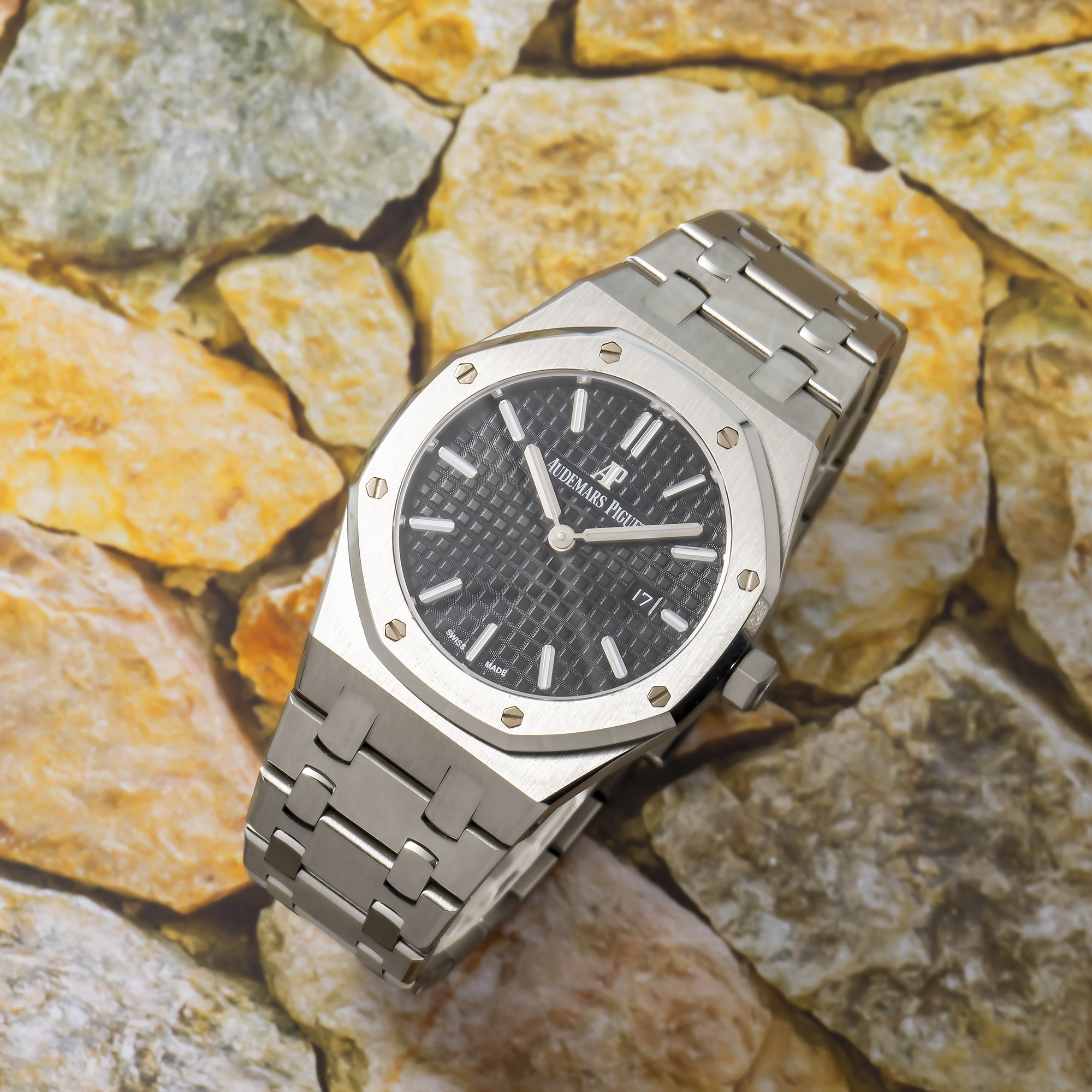 Audemars Piguet Royal Oak Lady 67650ST 33MM Black Dial With Stainless Steel Bracelet