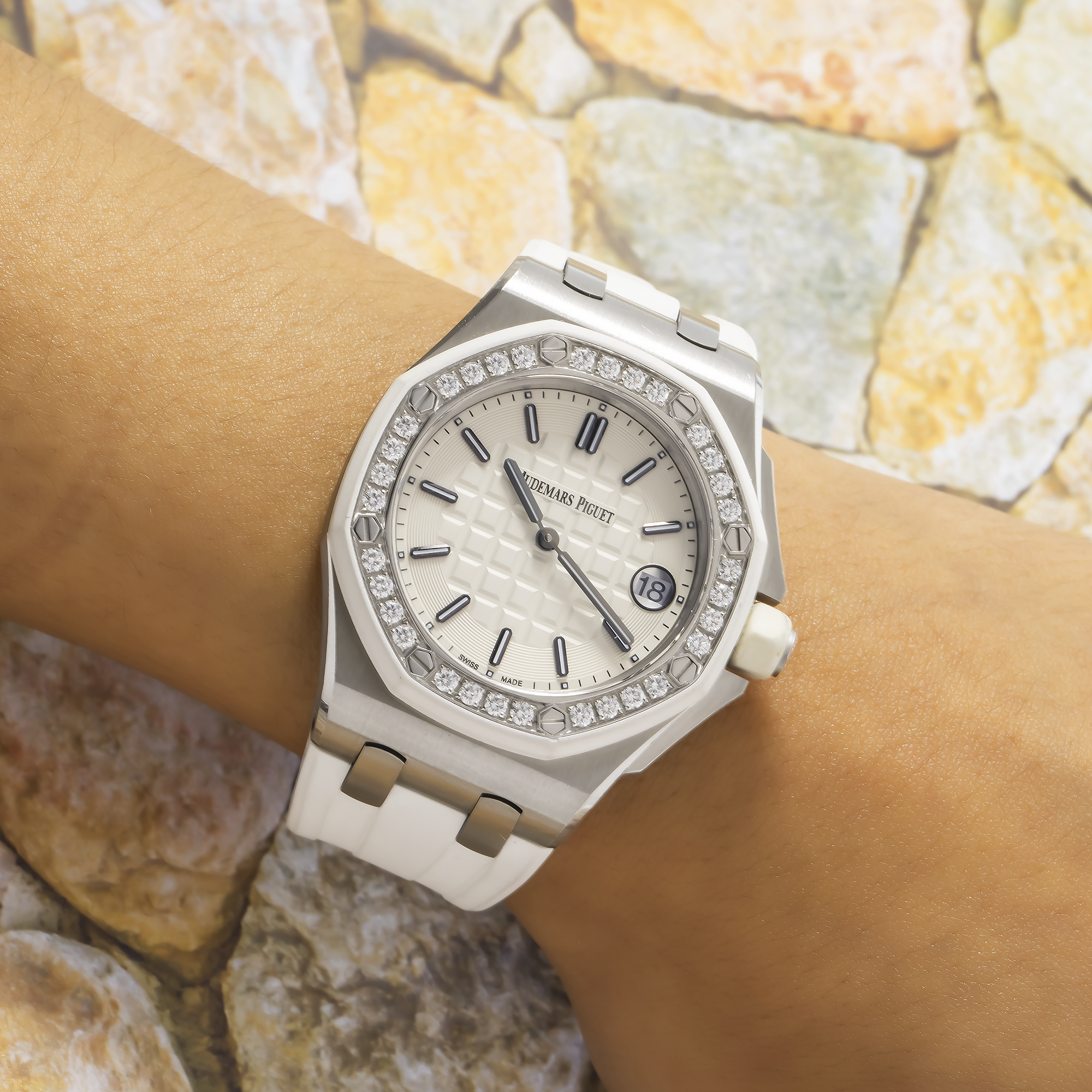 Audemars Piguet Royal Oak 37MM 67540SK.ZZ.A010CA.01 Silver Dial Audemars Piguet Royal Oak 37MM 67540SK.ZZ.A010CA.01 Silver Dial