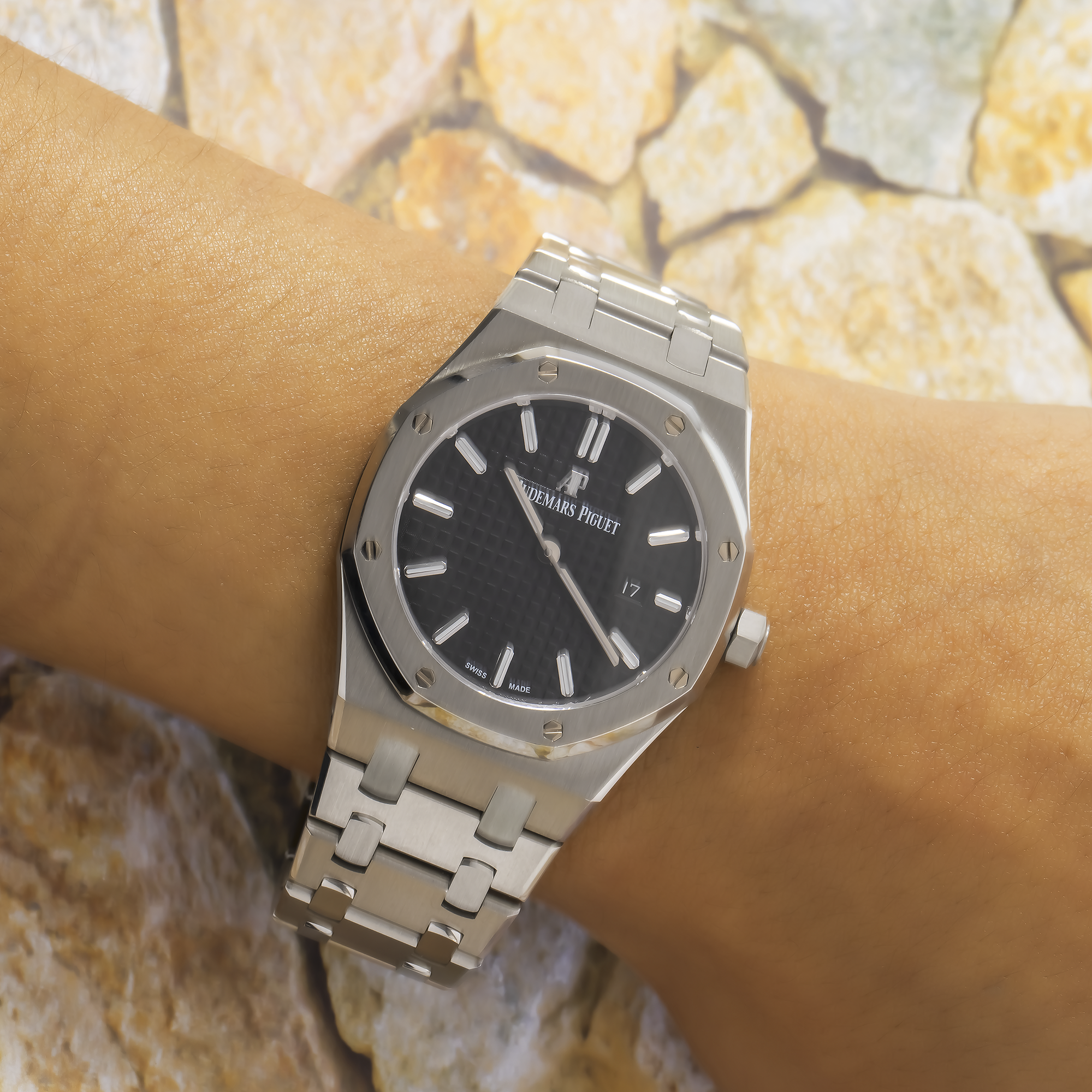 Audemars Piguet Royal Oak Lady 67650ST 33MM Black Dial With Stainless Steel Bracelet