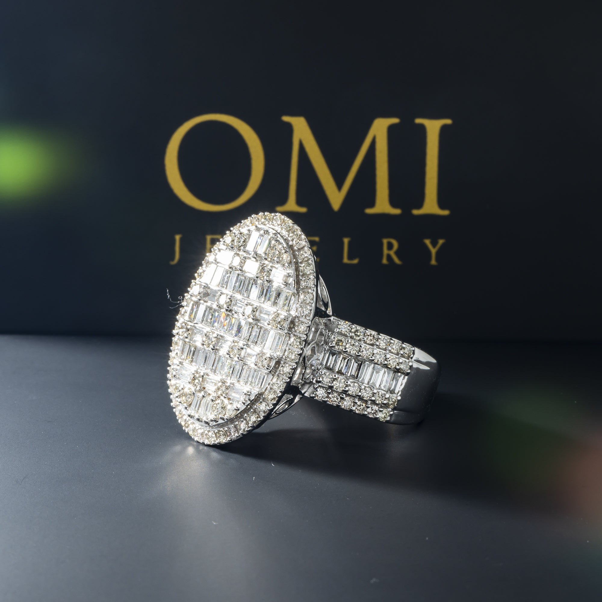 14K GOLD BAGUETTE DIAMOND OVAL RING 2.80 CT