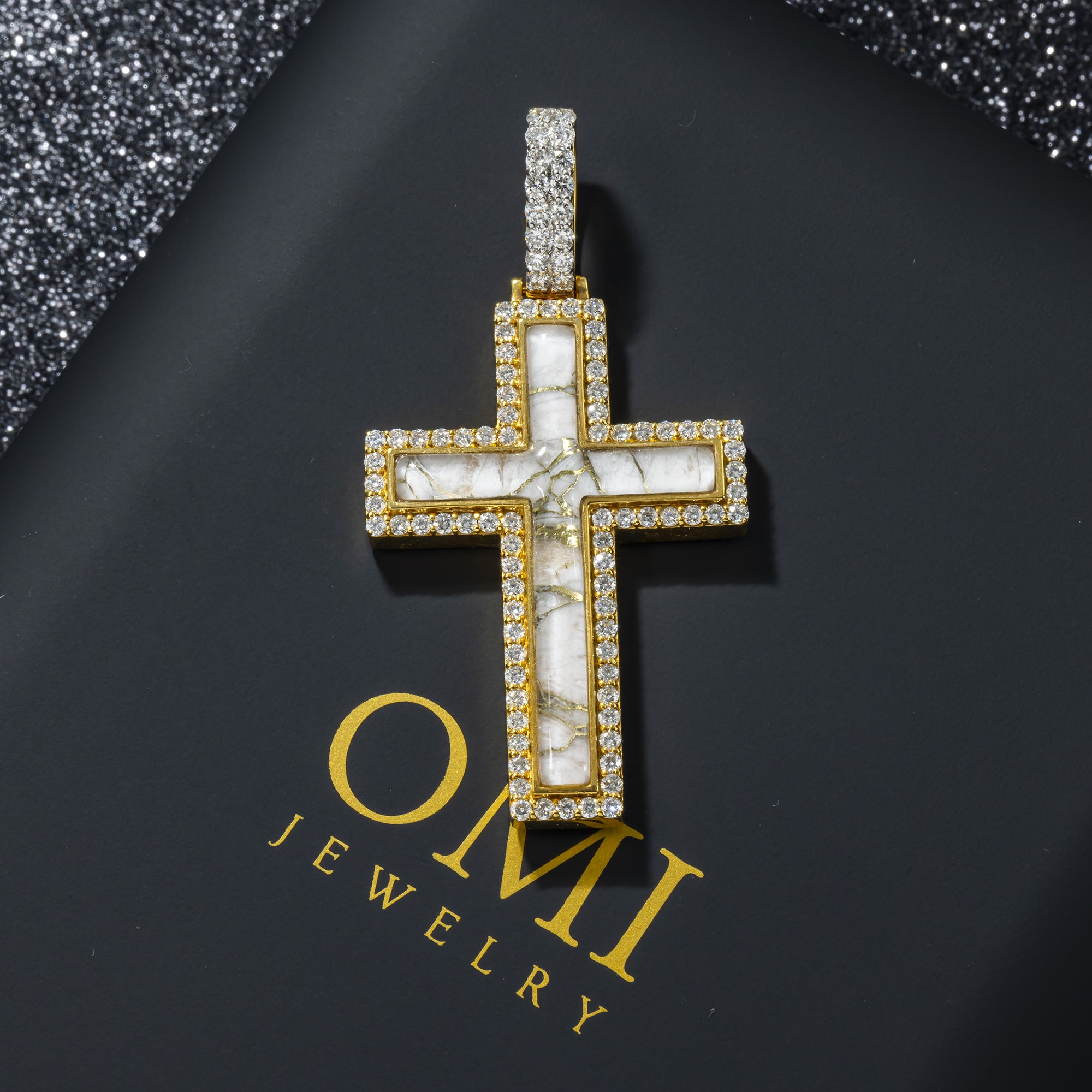 10K GOLD DIAMOND AND QUARTZ CROSS PENDANT 2.20 CT