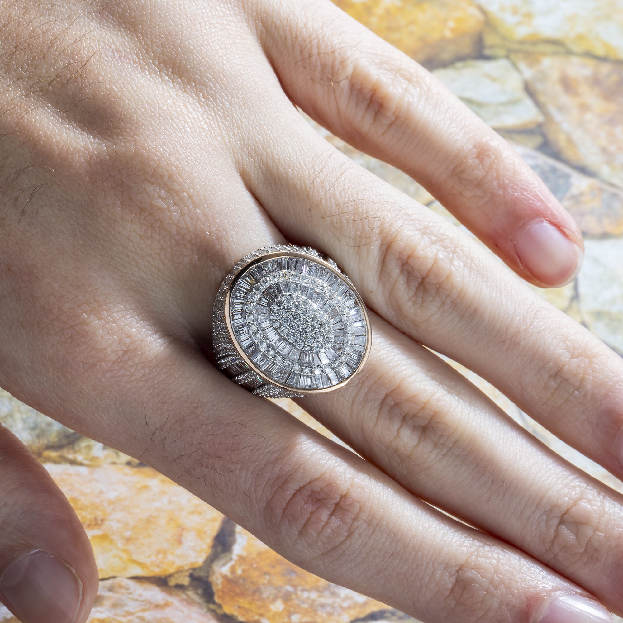14K GOLD ROUND AND BAGUETTE DIAMOND CLUSTER RING 6.00 CT