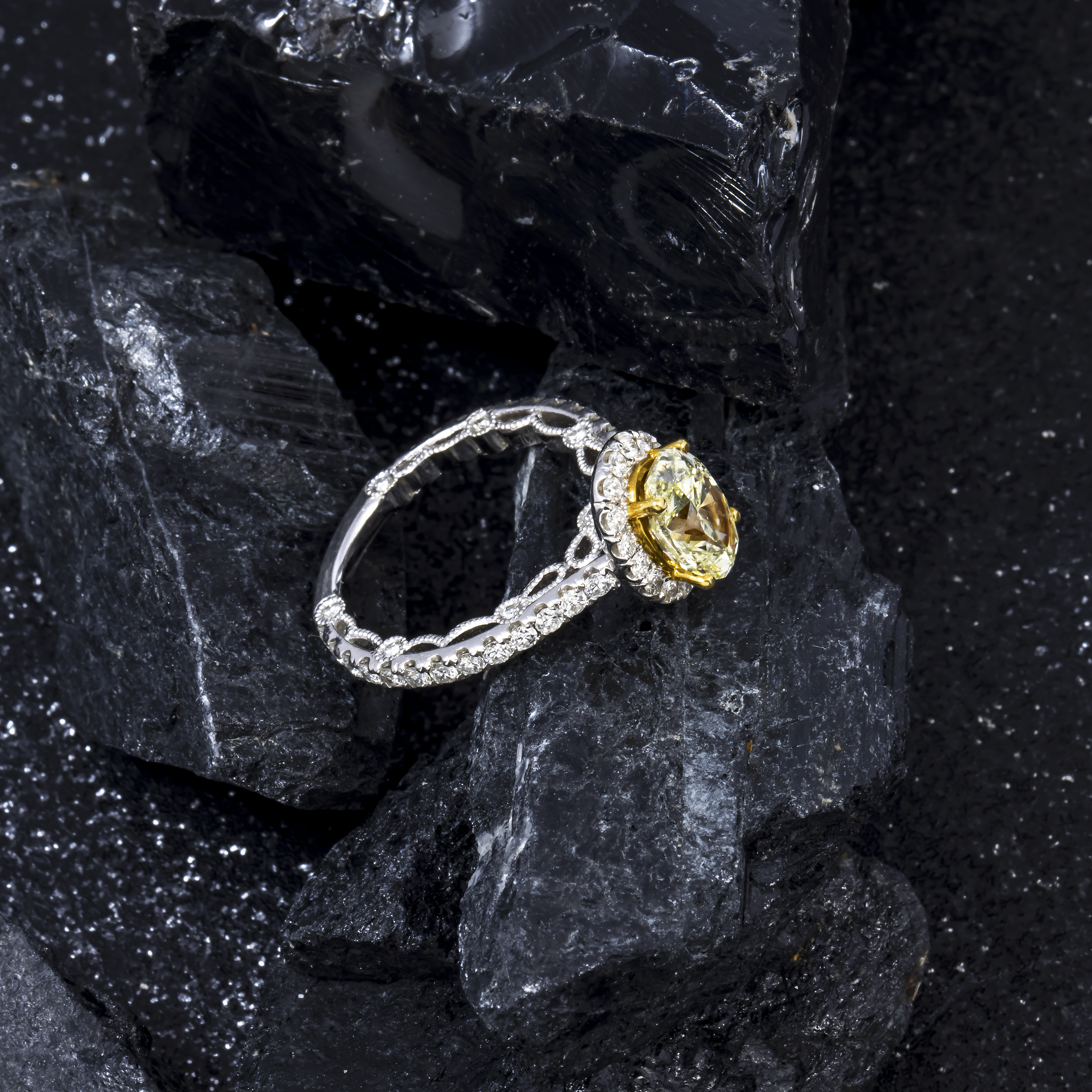 18K GOLD OVAL YELLOW LAB DIAMOND CLUSTER HALO ENGAGEMENT RING 2.99 CTW