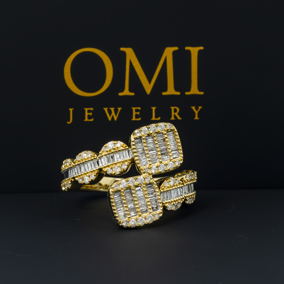 14K GOLD BAGUETTE AND ROUND DIAMOND WRAP RING 0.90 CT