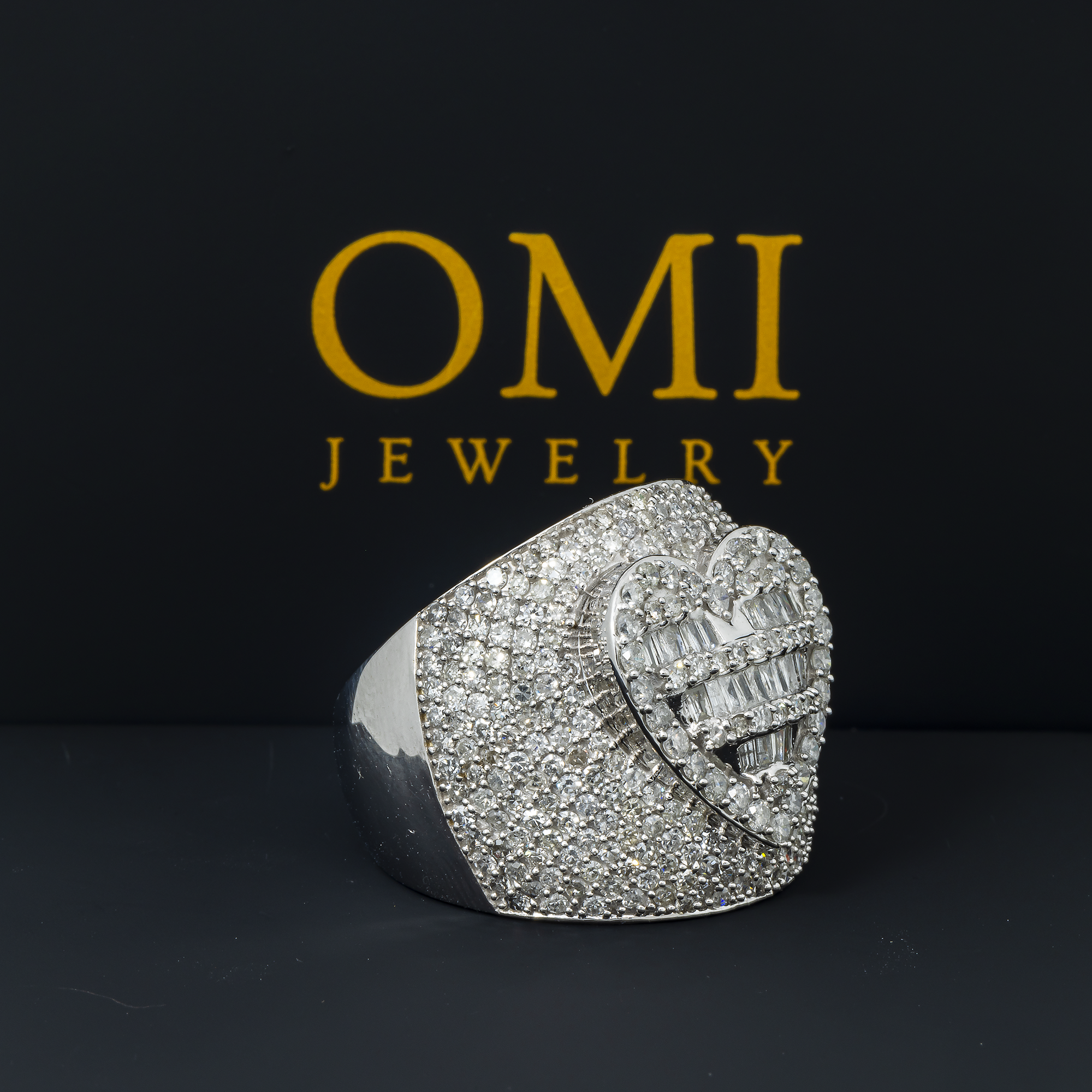 14K GOLD ROUND AND BAGUETTE DIAMOND HEART STATEMENT RING 2.88 CT