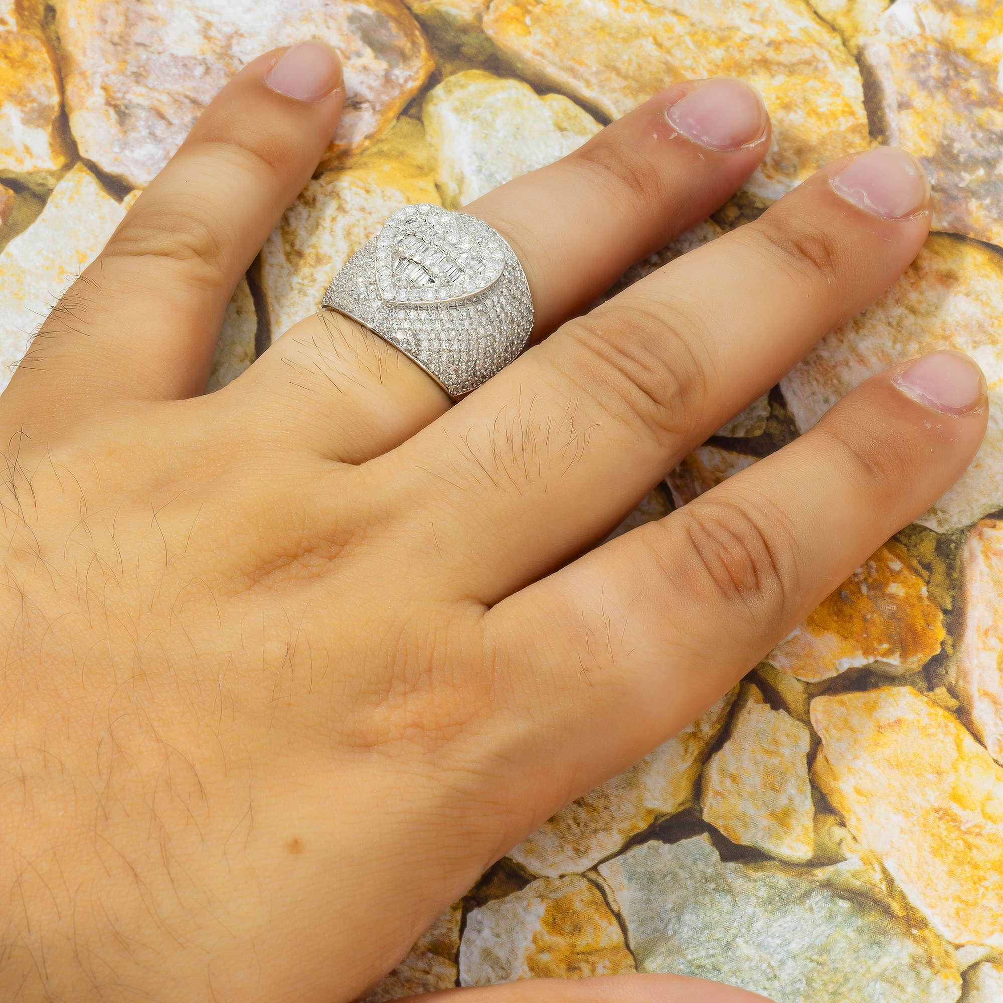 14K GOLD ROUND AND BAGUETTE DIAMOND HEART STATEMENT RING 2.88 CT