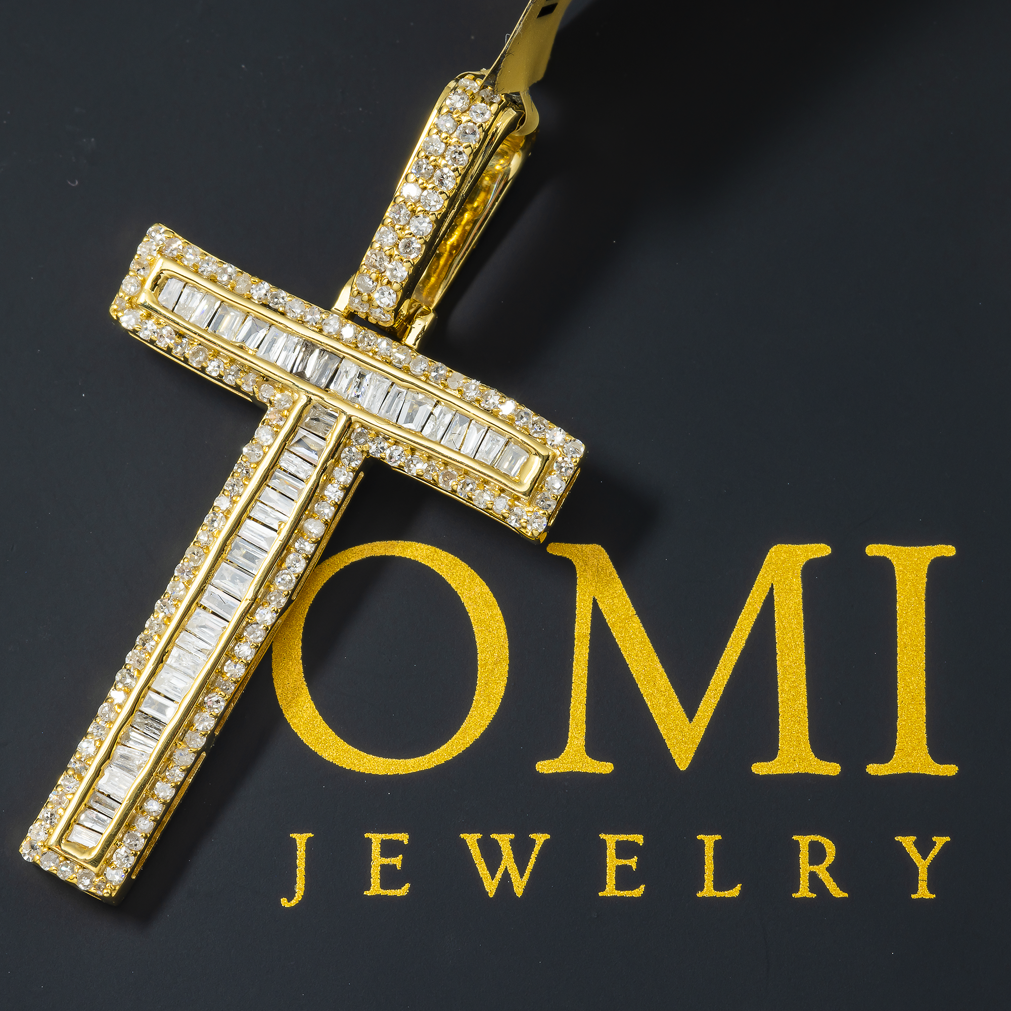 14K GOLD BAGUETTE AND ROUND DIAMOND INITIAL T PENDANT 0.55 CT