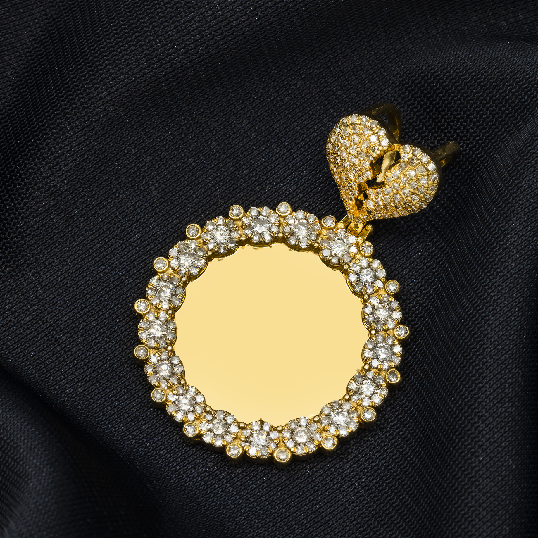 10K GOLD DIAMOND CIRCLE WITH BROKEN HEART PICTURE PENDANT 2.30 CT