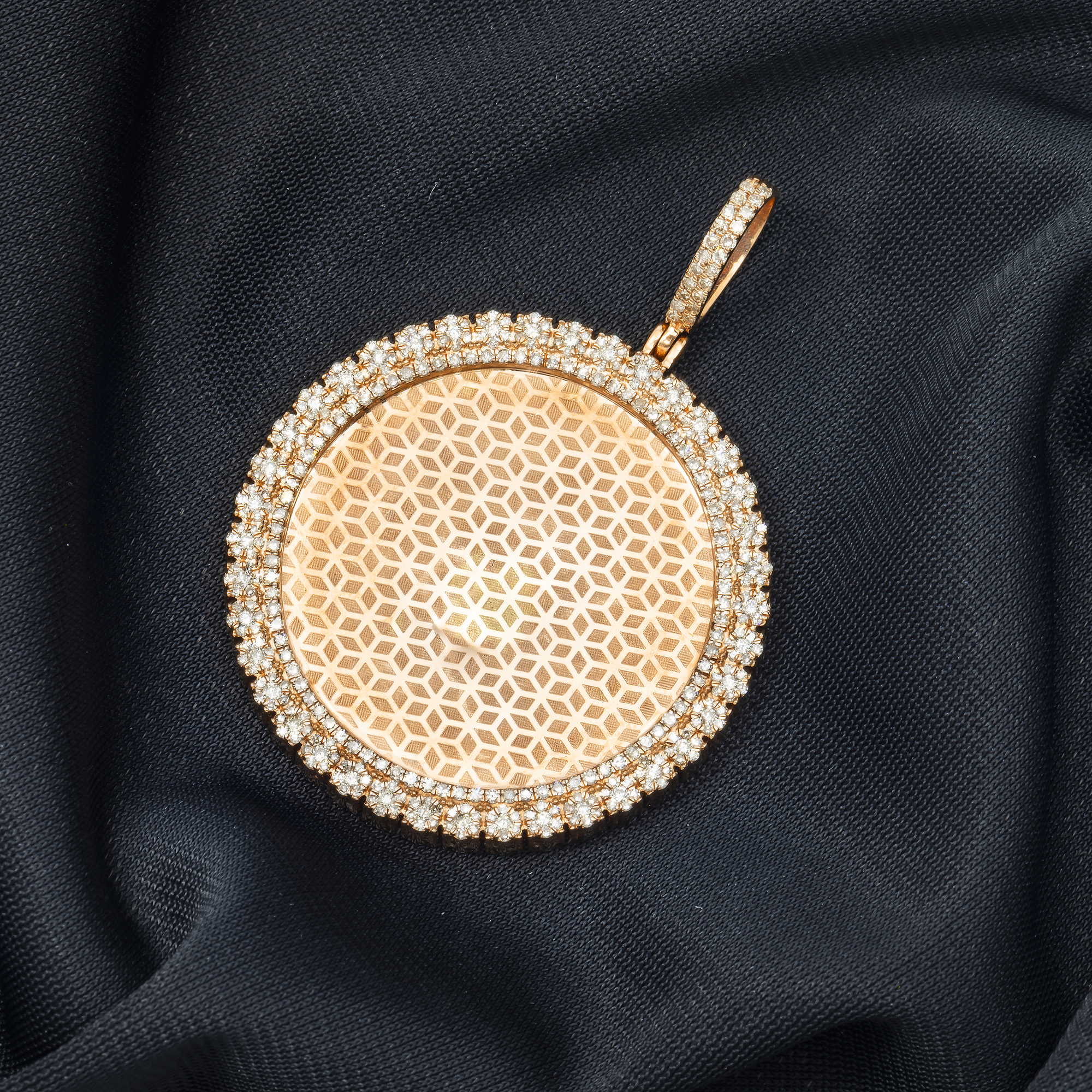 10K GOLD DIAMOND CIRCLE PICTURE PENDANT 1.95 CT