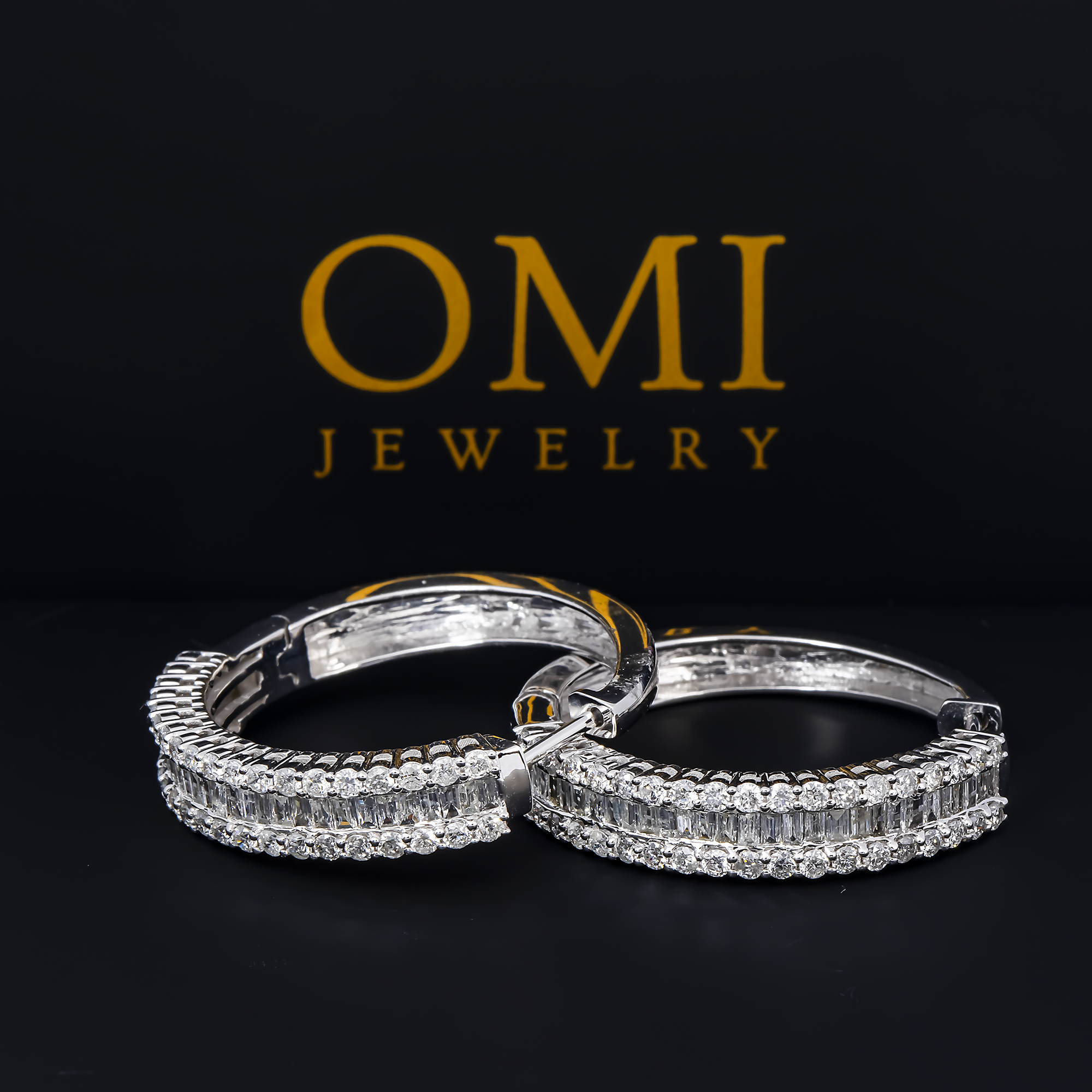 14K GOLD BAGUETTE AND ROUND DIAMOND SMALL HOOP EARRINGS 2.11 CTW