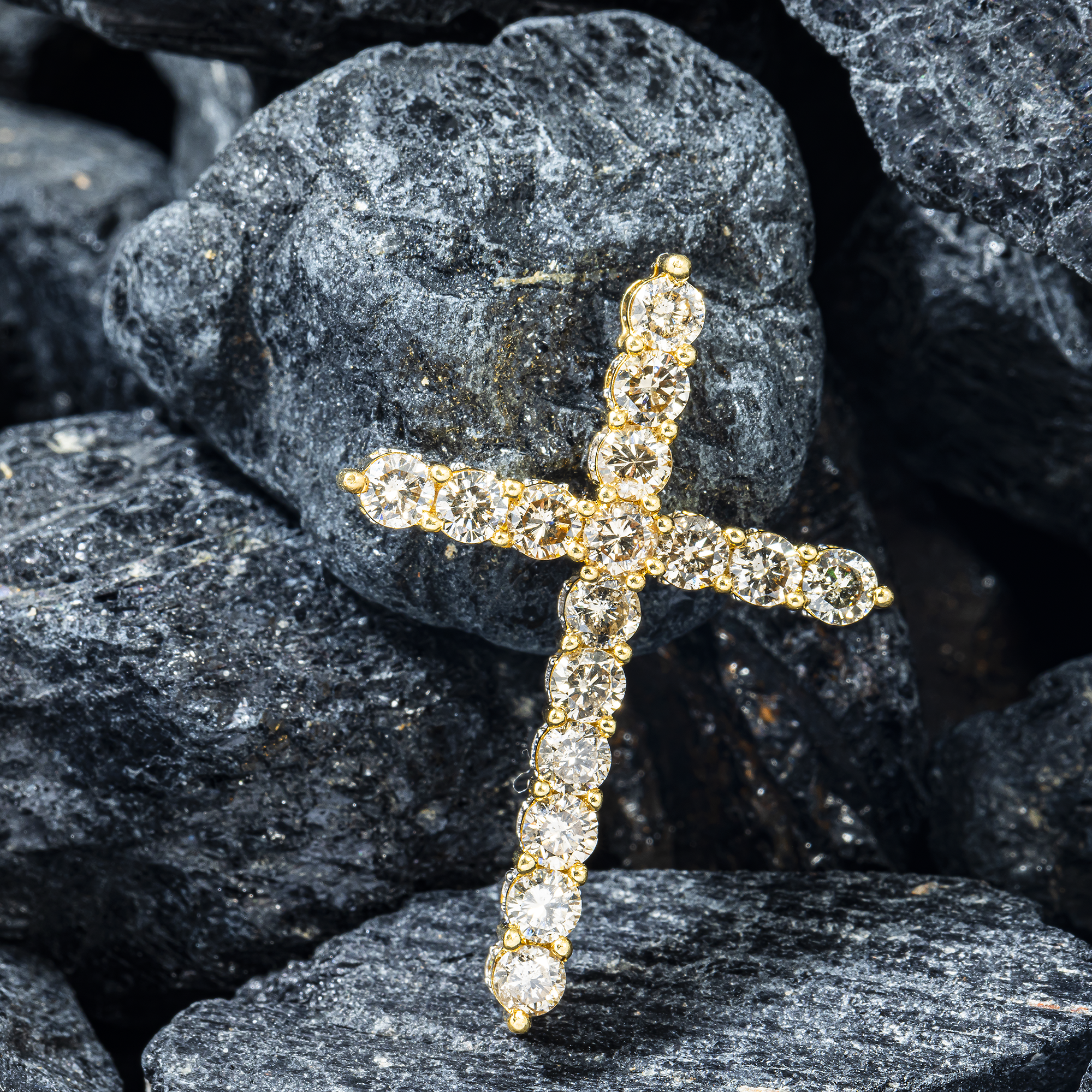 10K GOLD DIAMOND CROSS PENDANT 2.00 CT