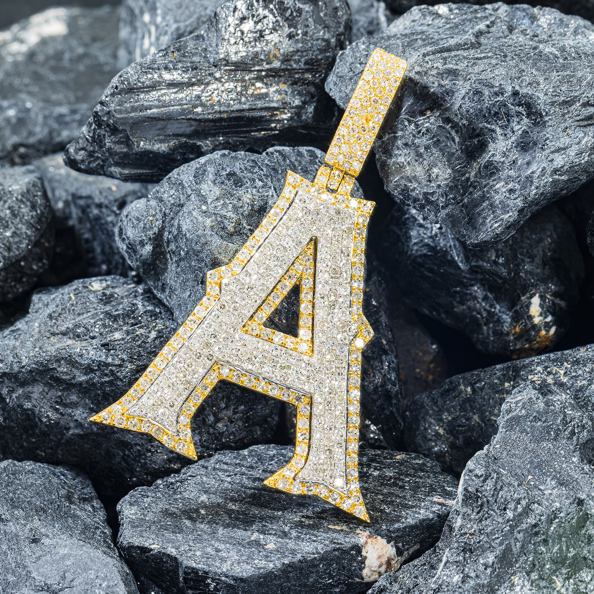 10K GOLD DIAMOND INITIAL LETTER A PENDANT 3.17 CT