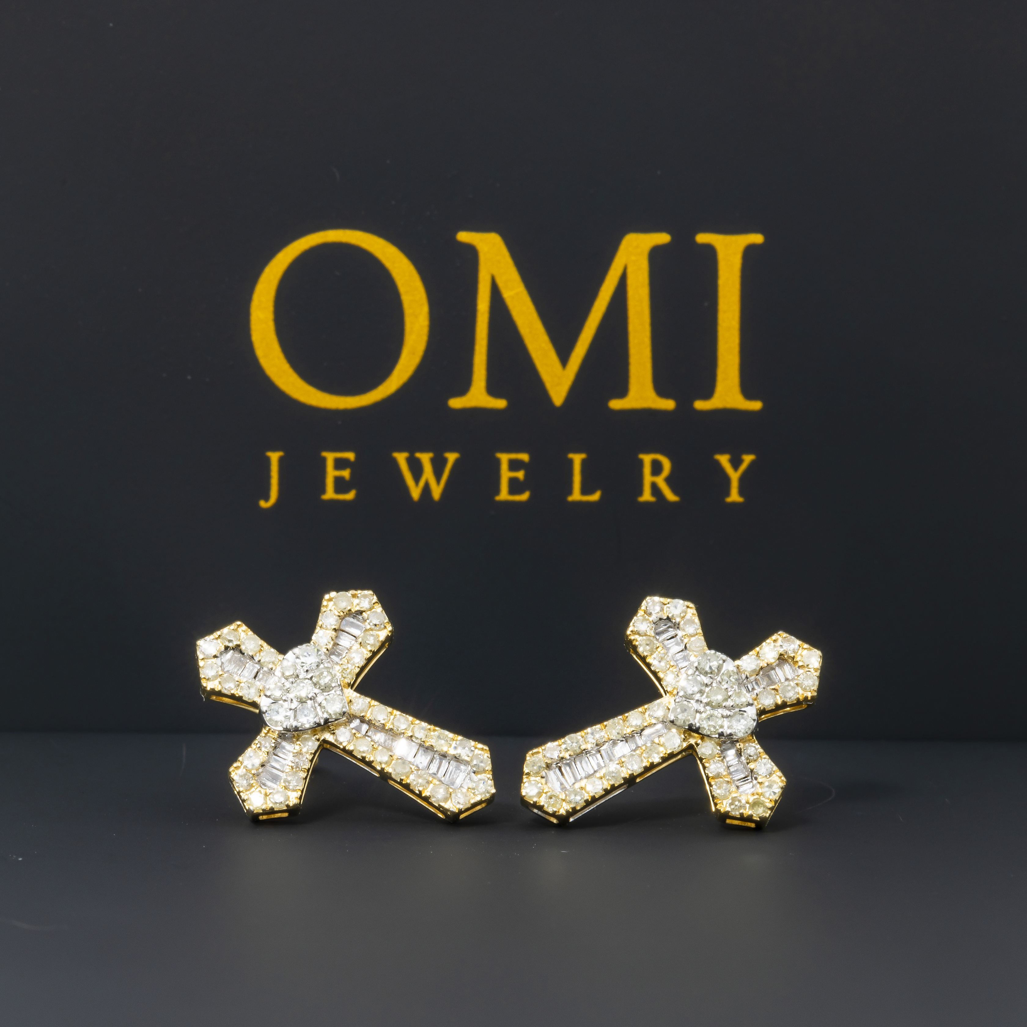 14K GOLD ROUND & BAGUETTE DIAMOND CROSS EARRINGS 0.71 CTW