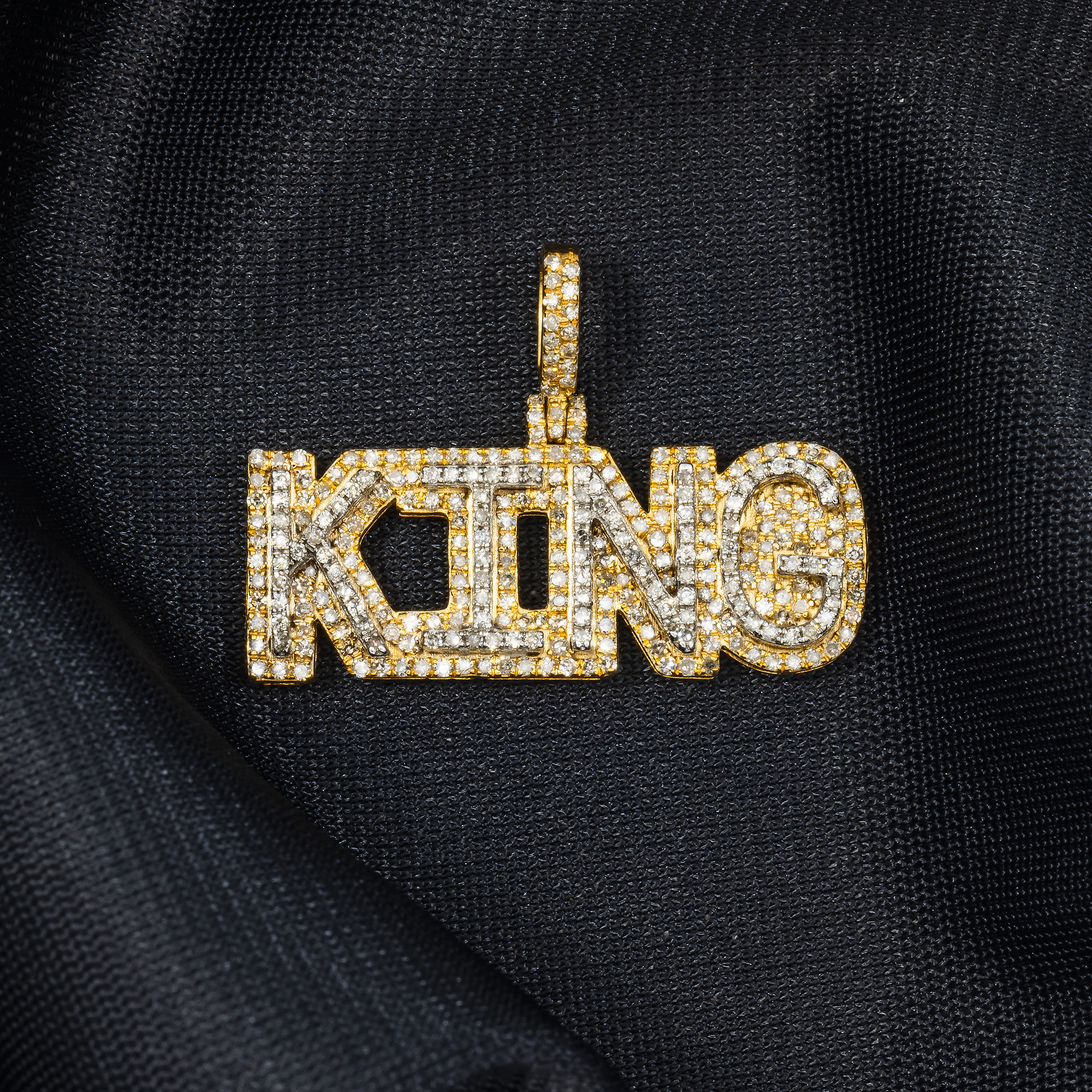 10K GOLD DIAMOND KING PENDANT 1.00 CT