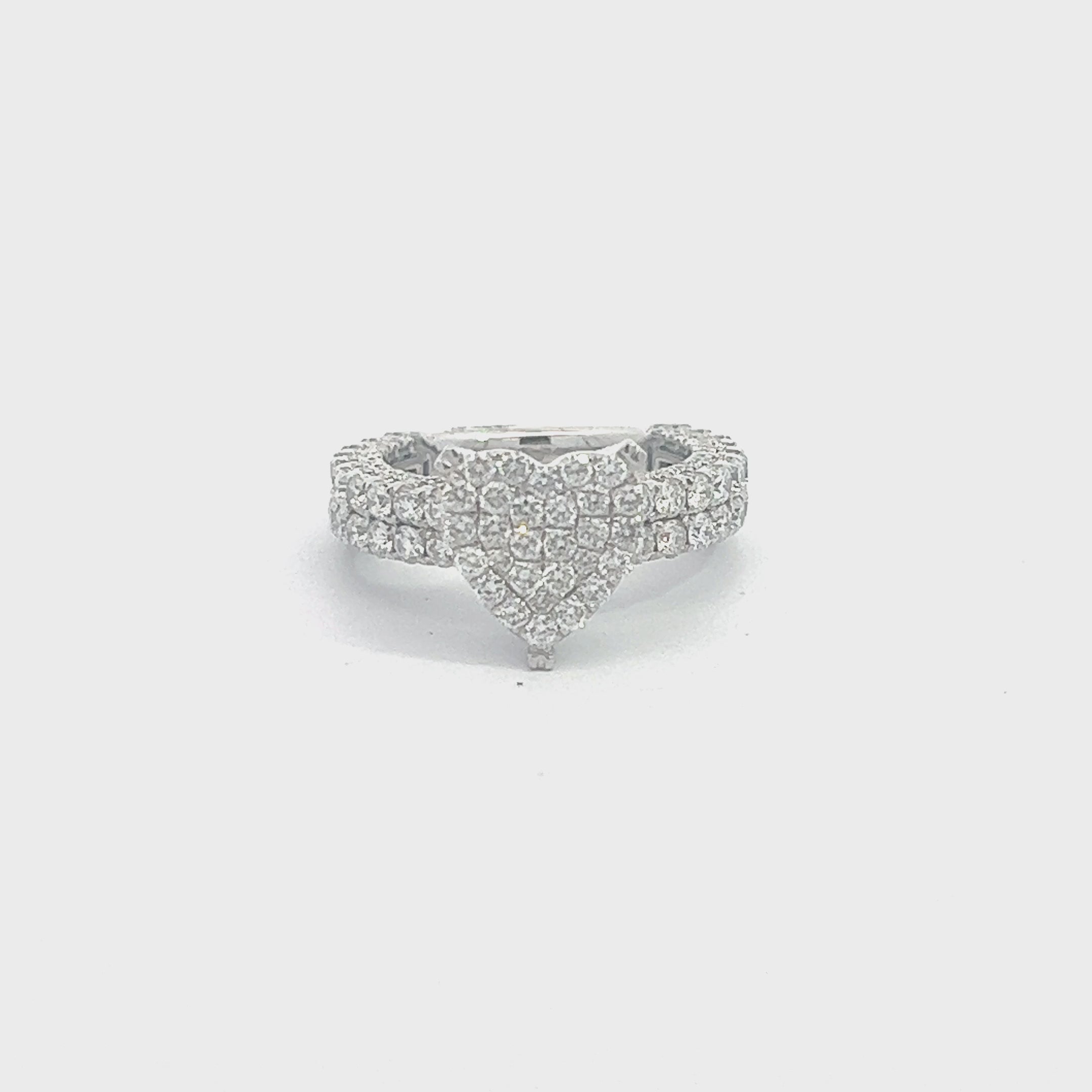 RG5868W S22,990.00 14KW 2.80CTW DIAMOND HEART CLUSTER RING • 2.ROW SHANK. DIAMOND U PRONG__2024-04-05-15-02-15.mp4