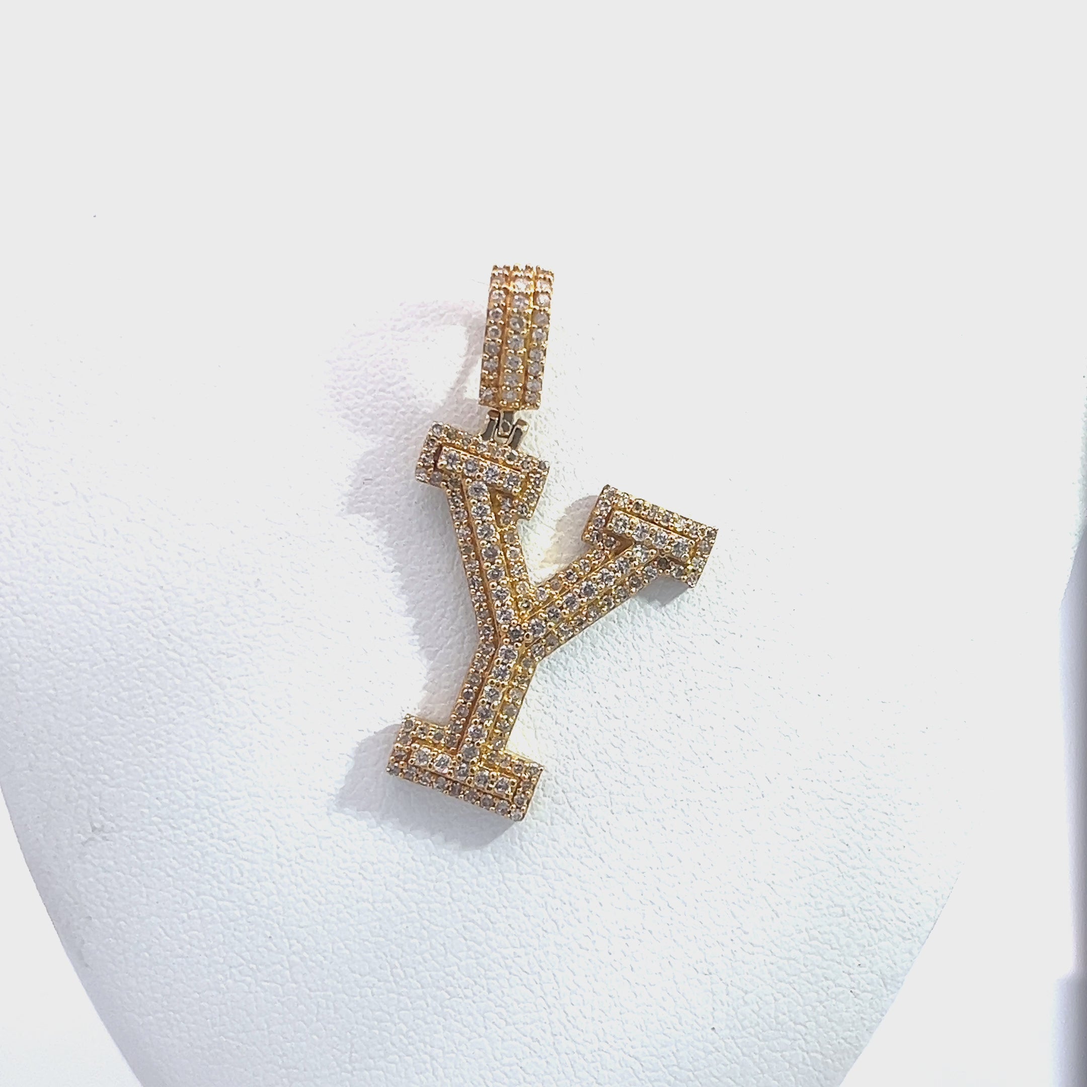 PY1120Y DPE350 10KYG 4.44GR 1. 03CT $4950.00__2024-06-17-13-25-24.mp4