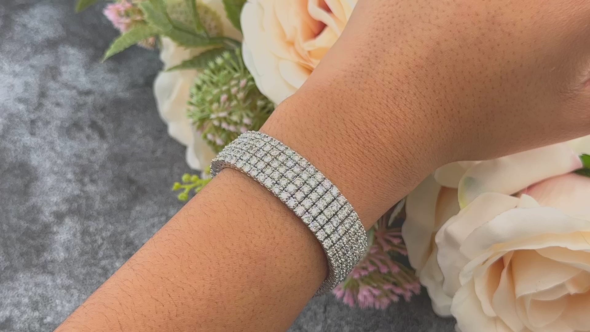 18K GOLD ROUND DIAMOND MULTI-ROW TENNIS BRACELET