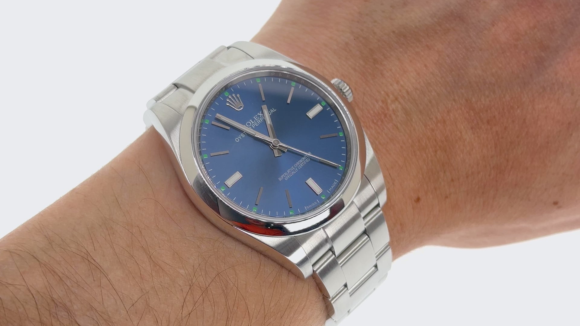 Rolex Oyster Perpetual 39MM 114300 Blue Dial Smooth Bezel Stainless Steel Oyster Bracelet