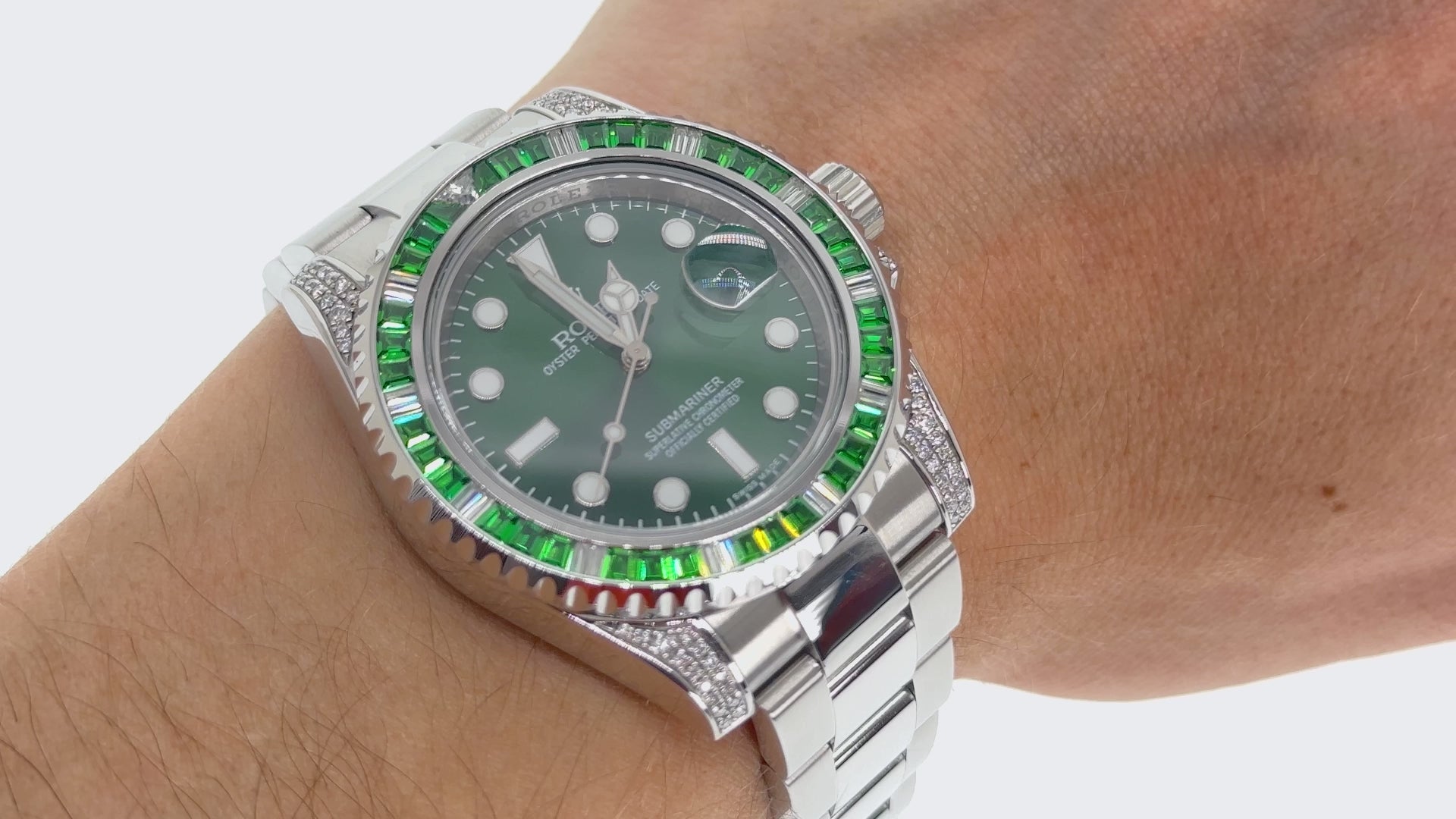 Rolex Submariner Date 40MM 116610LN Green Dial Green Gemstone & Diamond Bezel Stainless Steel Oyster Bracelet
