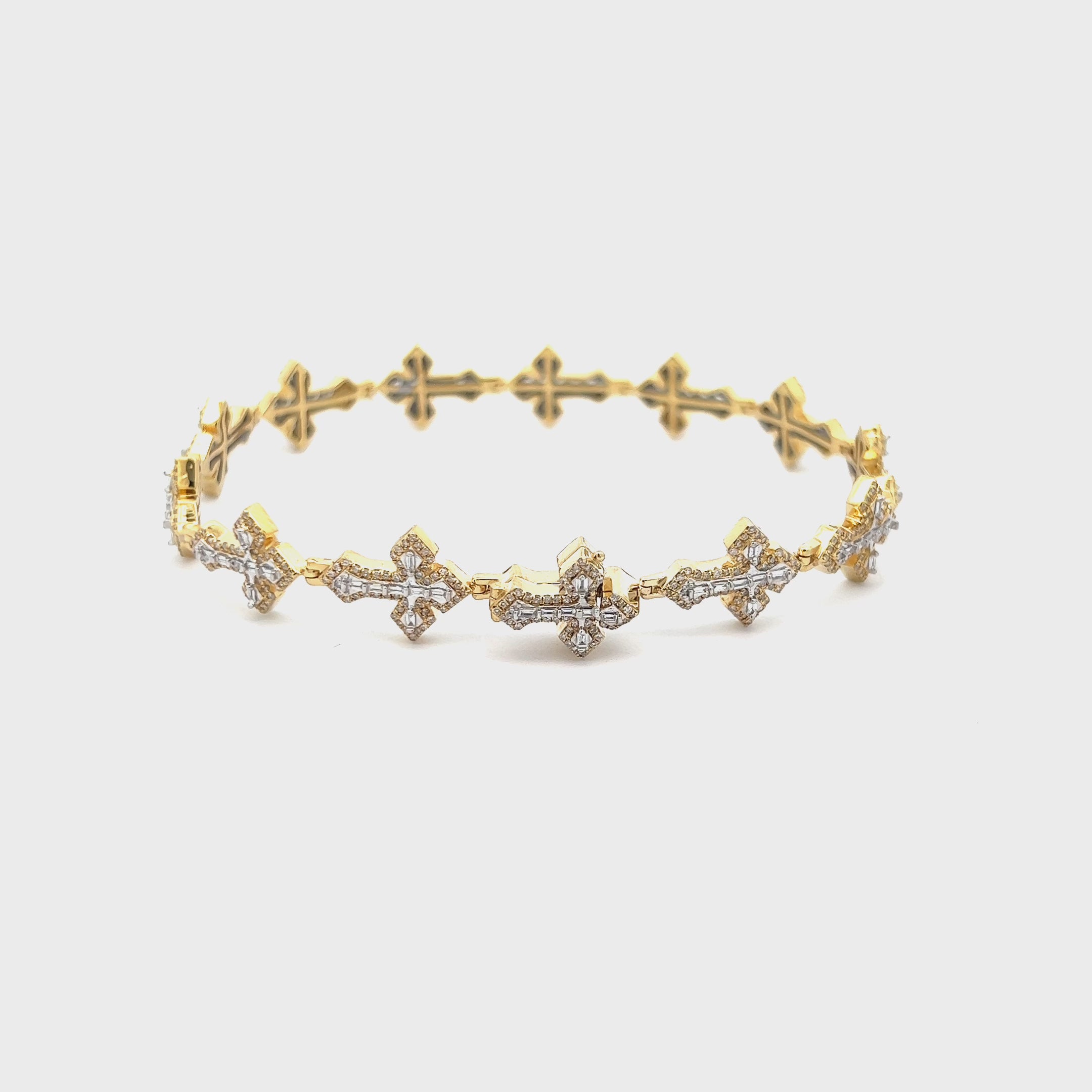 BR2188Y-8 $14,750.00 10KY 1.90CTW BAGUETTE DIAMOND CROSS BRACELET • 8.BUGUETTE&ROUNDDIAMCROSSPOINTEDEDGES.10KY1.90CTWBAGUETTEDIAMCROSSPOINTEDEDGES.__2024-04-18-13-14-34.mp4