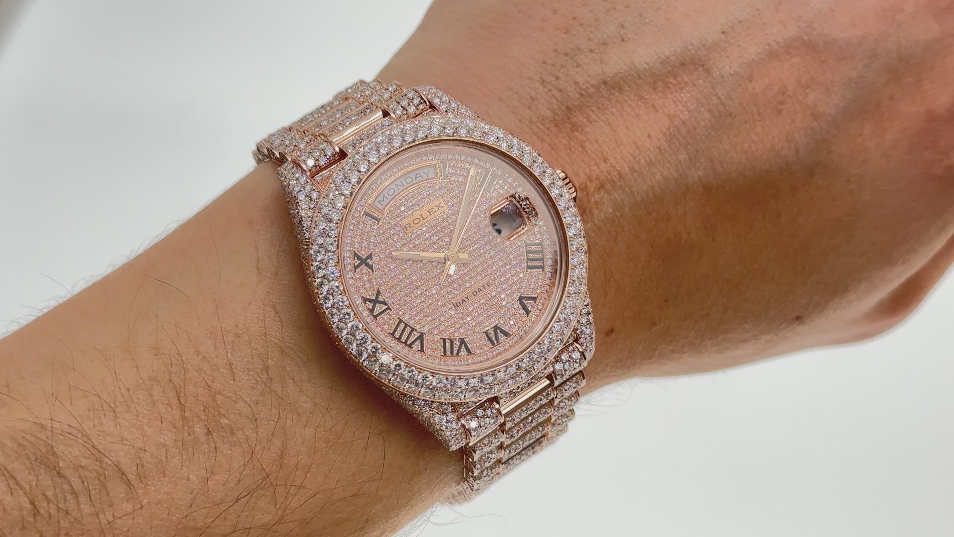 Rolex Day-Date 40MM 228235 Diamond Paved Roman Dial Diamond Bezel 18K Rose Gold Full Diamond President Bracelet 25.25ct