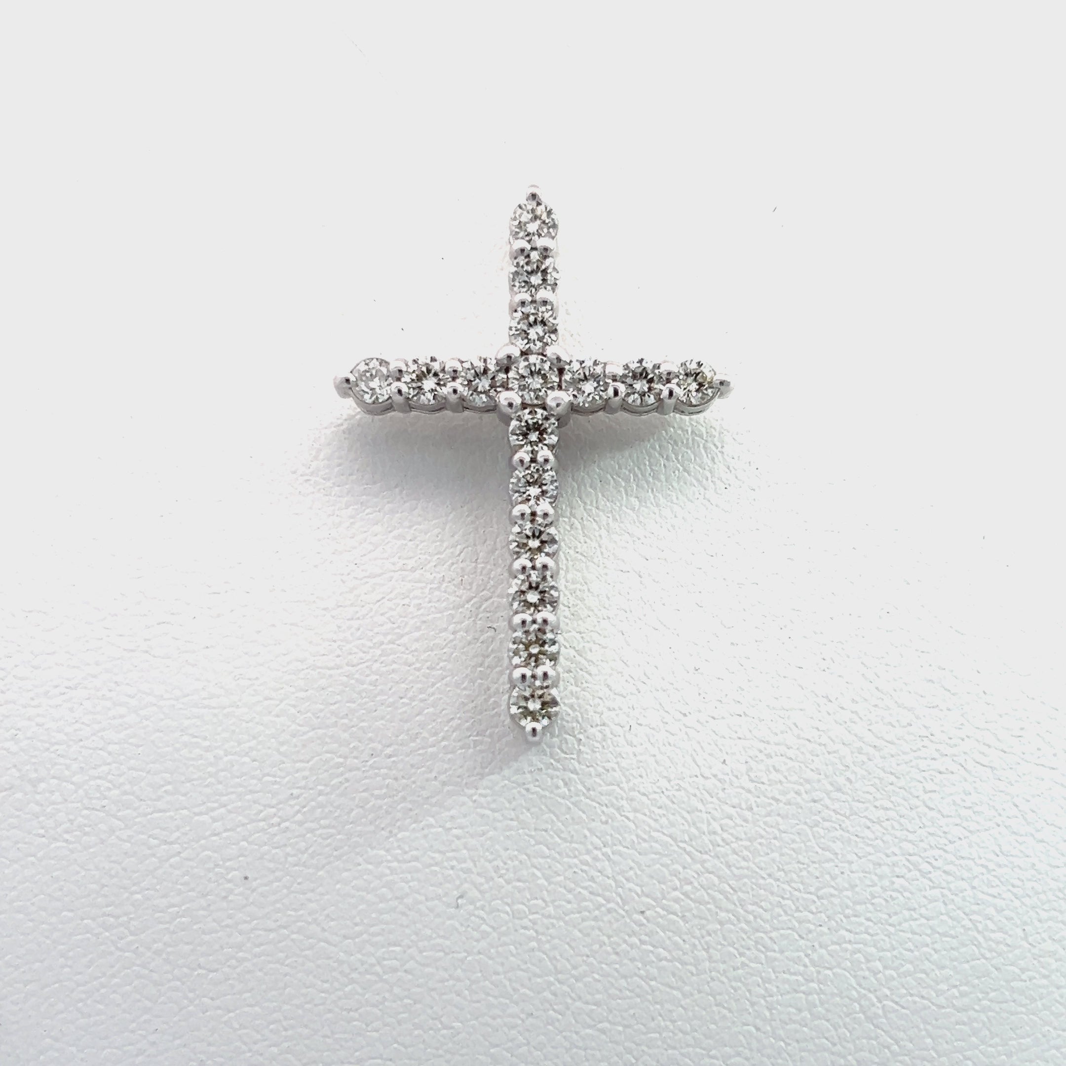 PY1239W 1.50CT $ 16730.00DPE386 14KWG 4.00GR 1.50CT $ 16730.00__2024-06-14-10-17-58.mp4