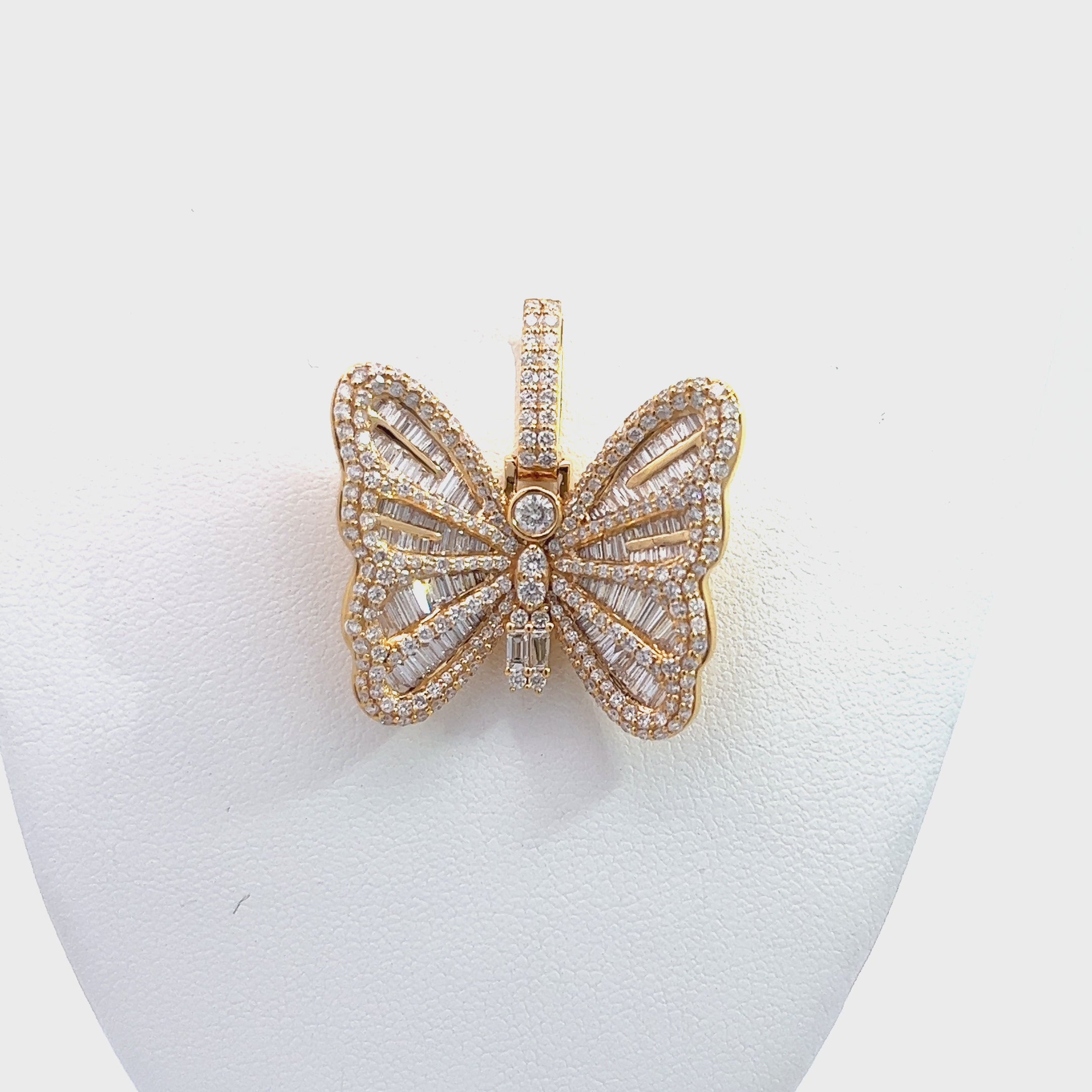 CHR1923Y $38,990.00 18C PA DIAMOND14KY 4.00CTW BAGUETTE DIAMOND BUTTERFLY PENDANT__2024-04-17-10-59-21.mp4