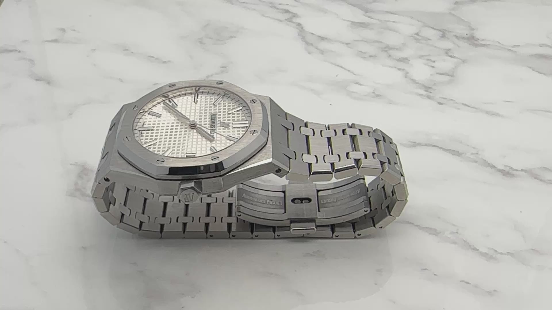 AUDEMARS PIGUET ROYAL OAK SELFWINDING 41MM BLACK GRANDE TAPISSERIE DIAL STAINLESS STEEL BRACELET REF. 15500ST.OO.1220ST.03