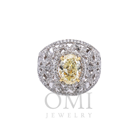 18K White Gold Oval Shaped Diamond Ring