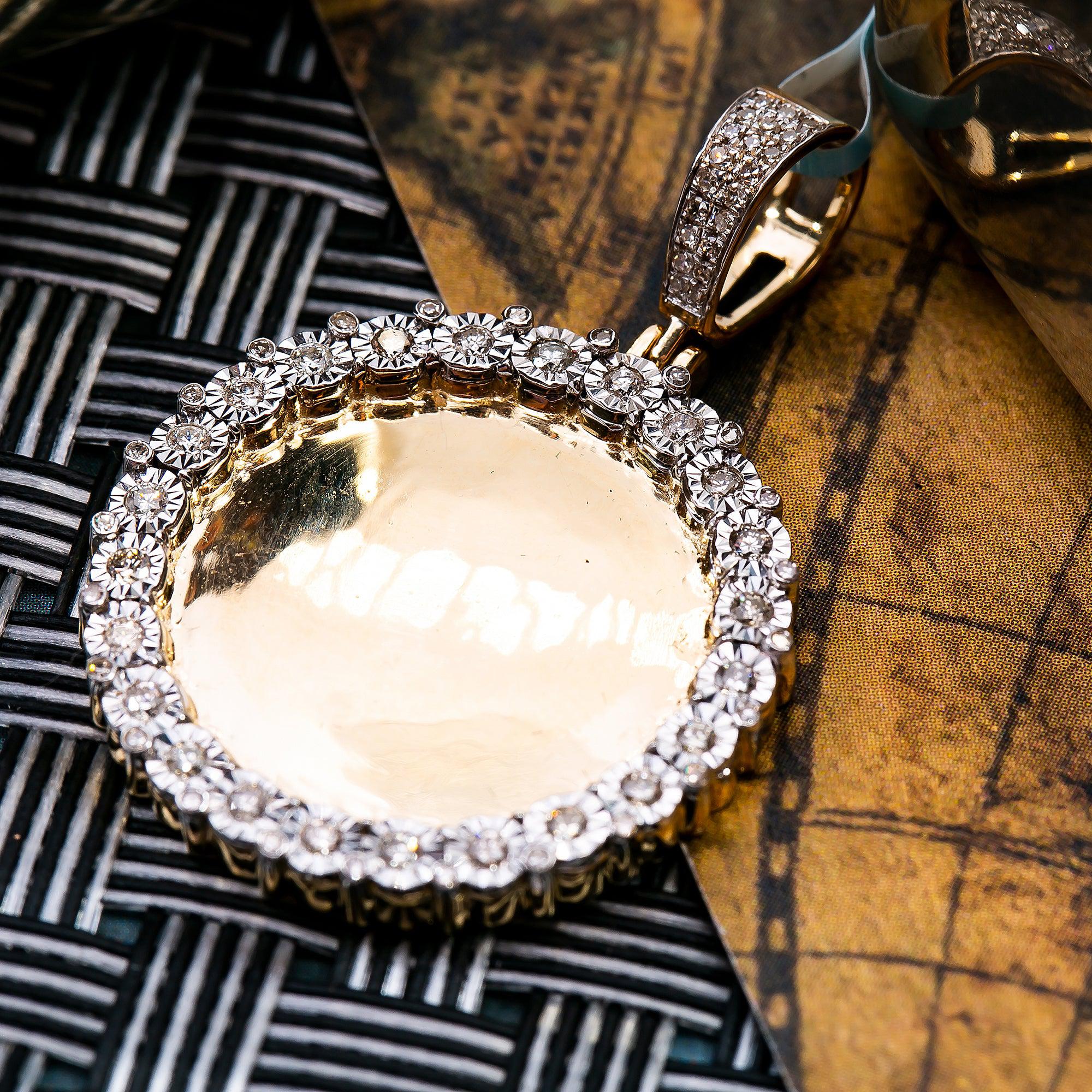 10K YELLOW GOLD PICTURE PENDANT WITH  WITH 0.54 CT  BAGUETTE DIAMONDS