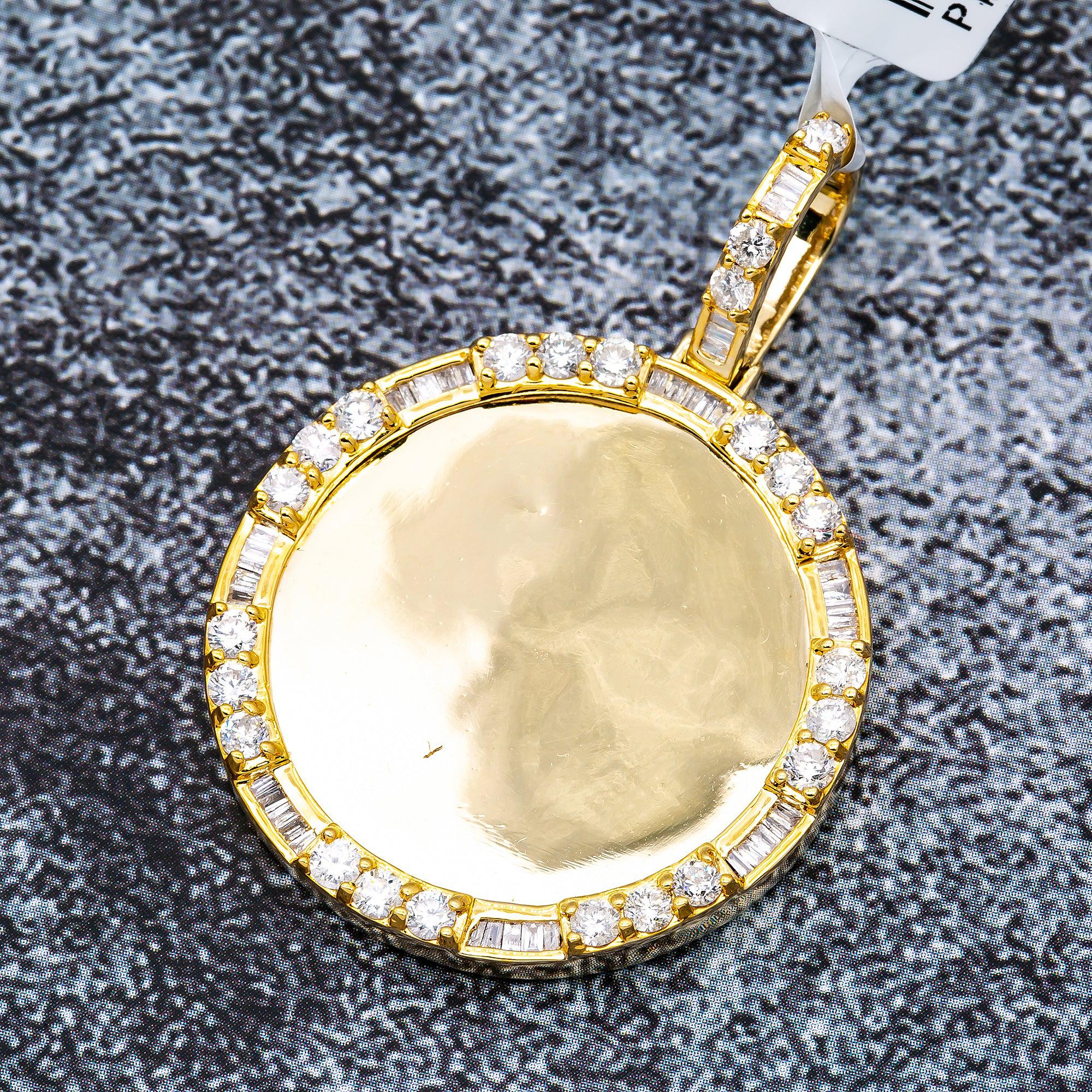 DIAMOND ROUND PICTURE PENDANT WITH 2.06CT DIAMONDS