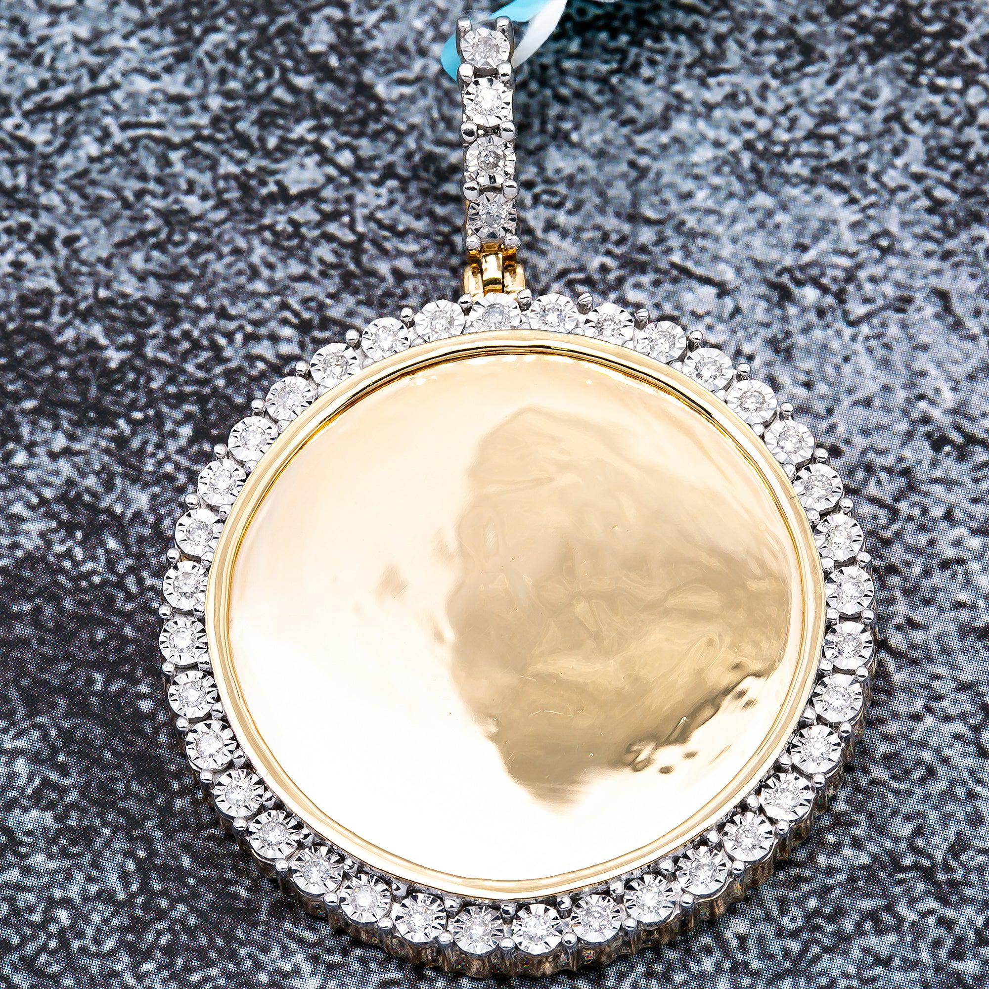 DIAMOND ROUND PICTURE PENDANT WITH 0.56CT DIAMONDS