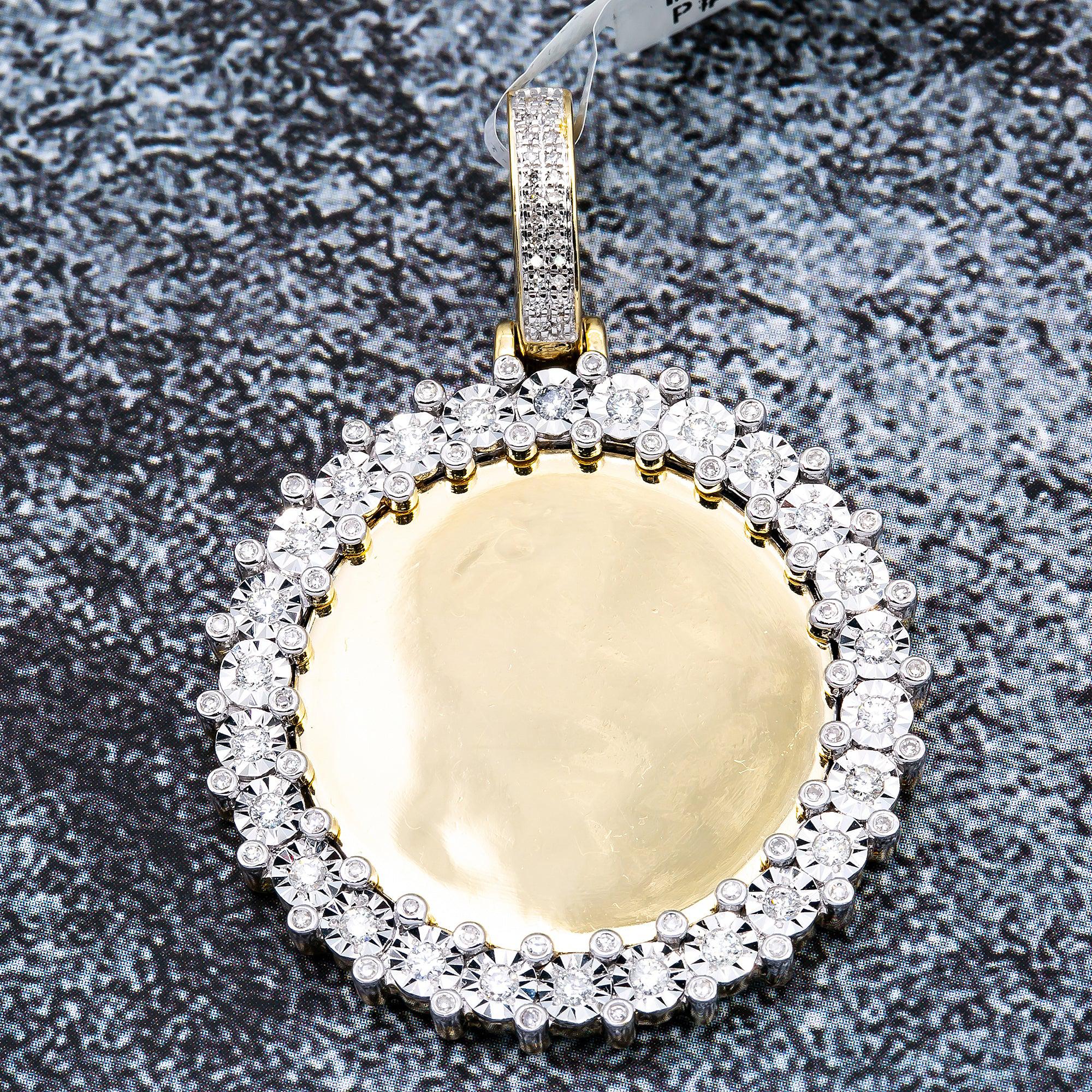 DIAMOND ROUND PICTURE PENDANT WITH 1.05CT DIAMONDS