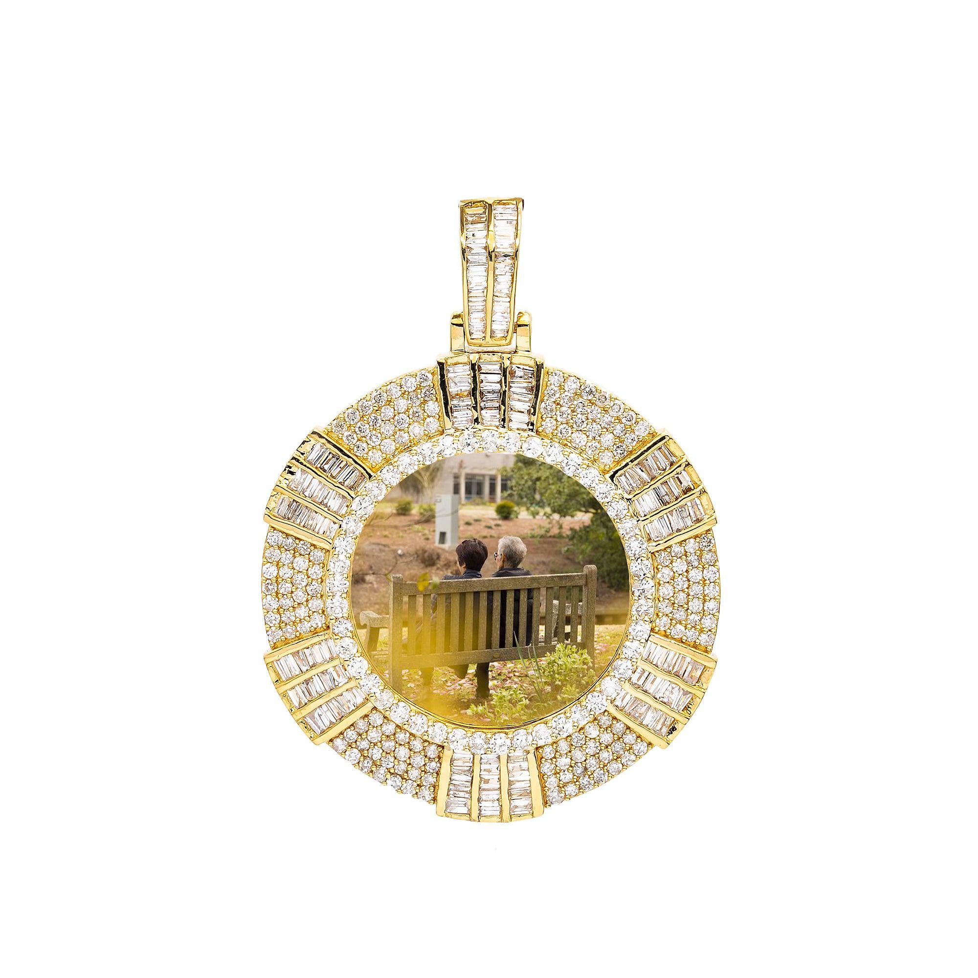 DIAMOND ROUND PICTURE PENDANT WITH 3.52 CT DIAMONDS