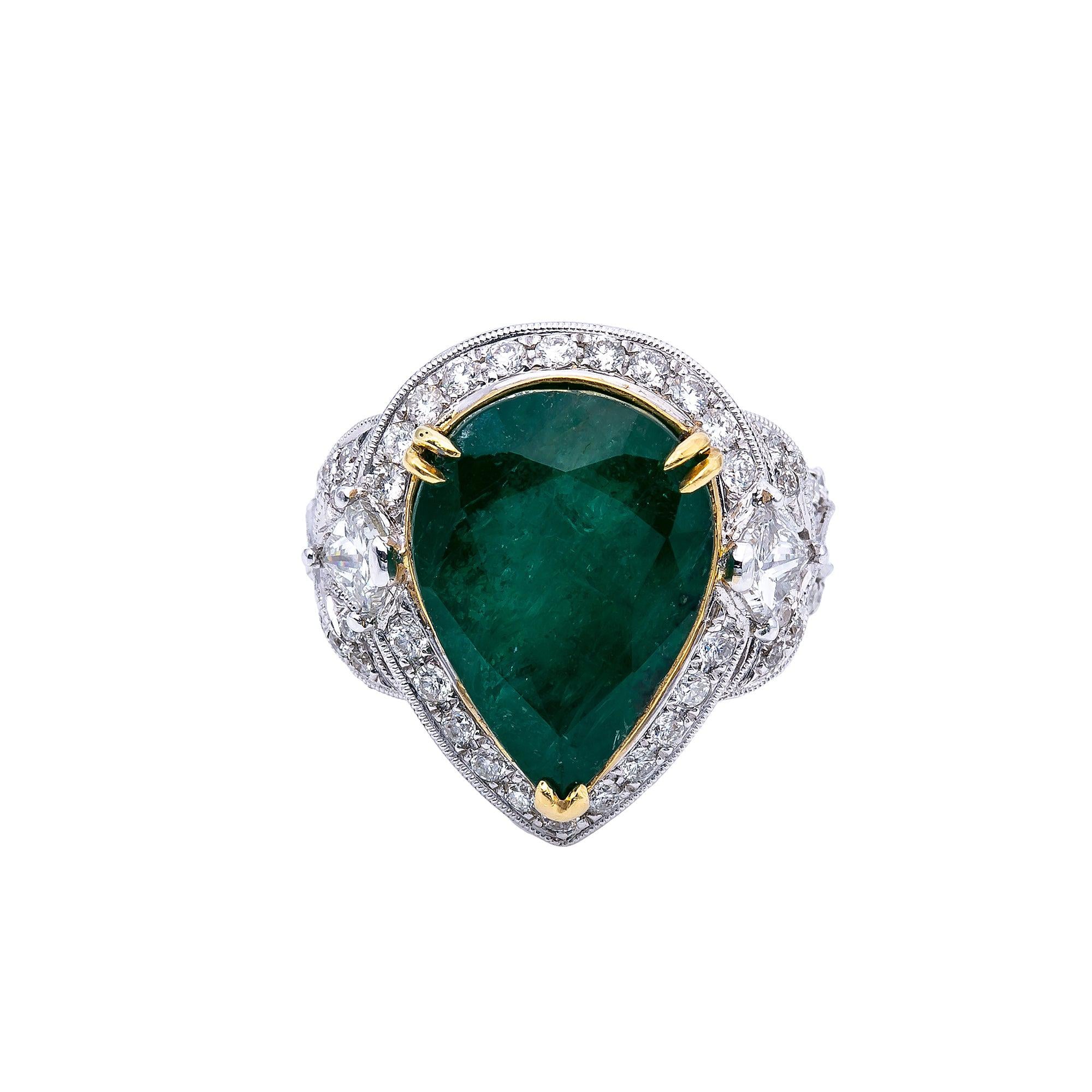 18K White Gold Round Shaped Emerald Diamond And Gemstone Ring