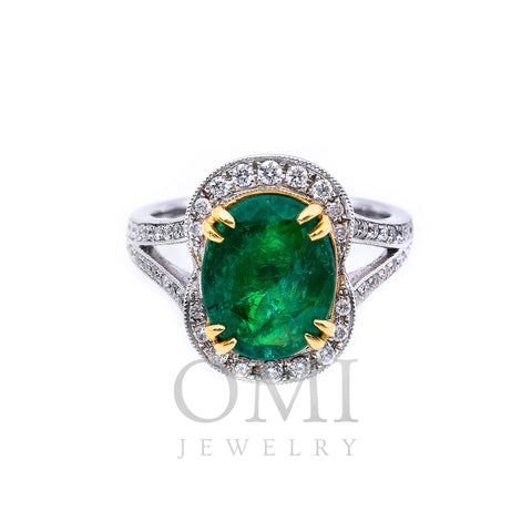 18K White Gold Round Shaped Emerald Diamond And Gemstone Ring