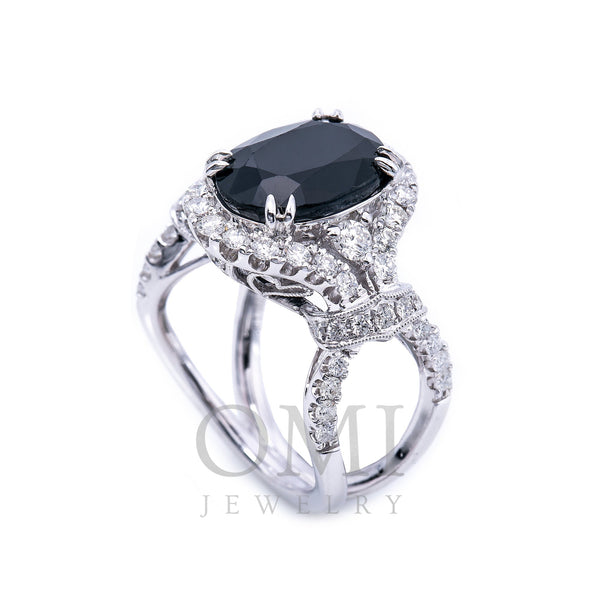 18K White Gold Round Shaped Sapphire Diamond And Gemstone Ring