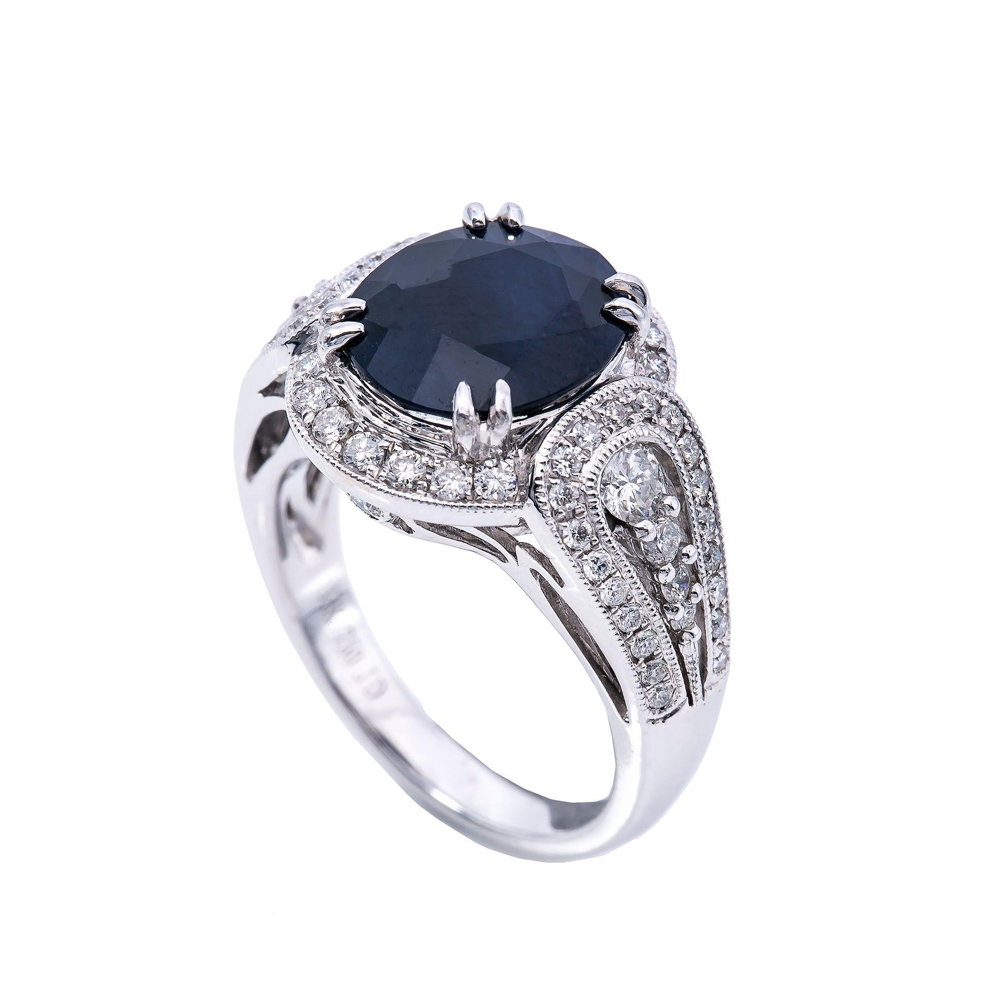 18K White Gold Round Shaped Sapphire Diamond And Gemstone Ring