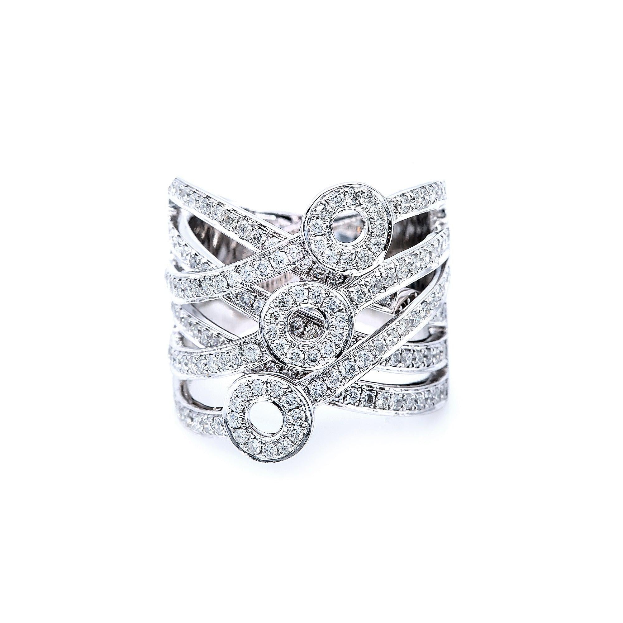 18K White Gold Oval Diamond Ring