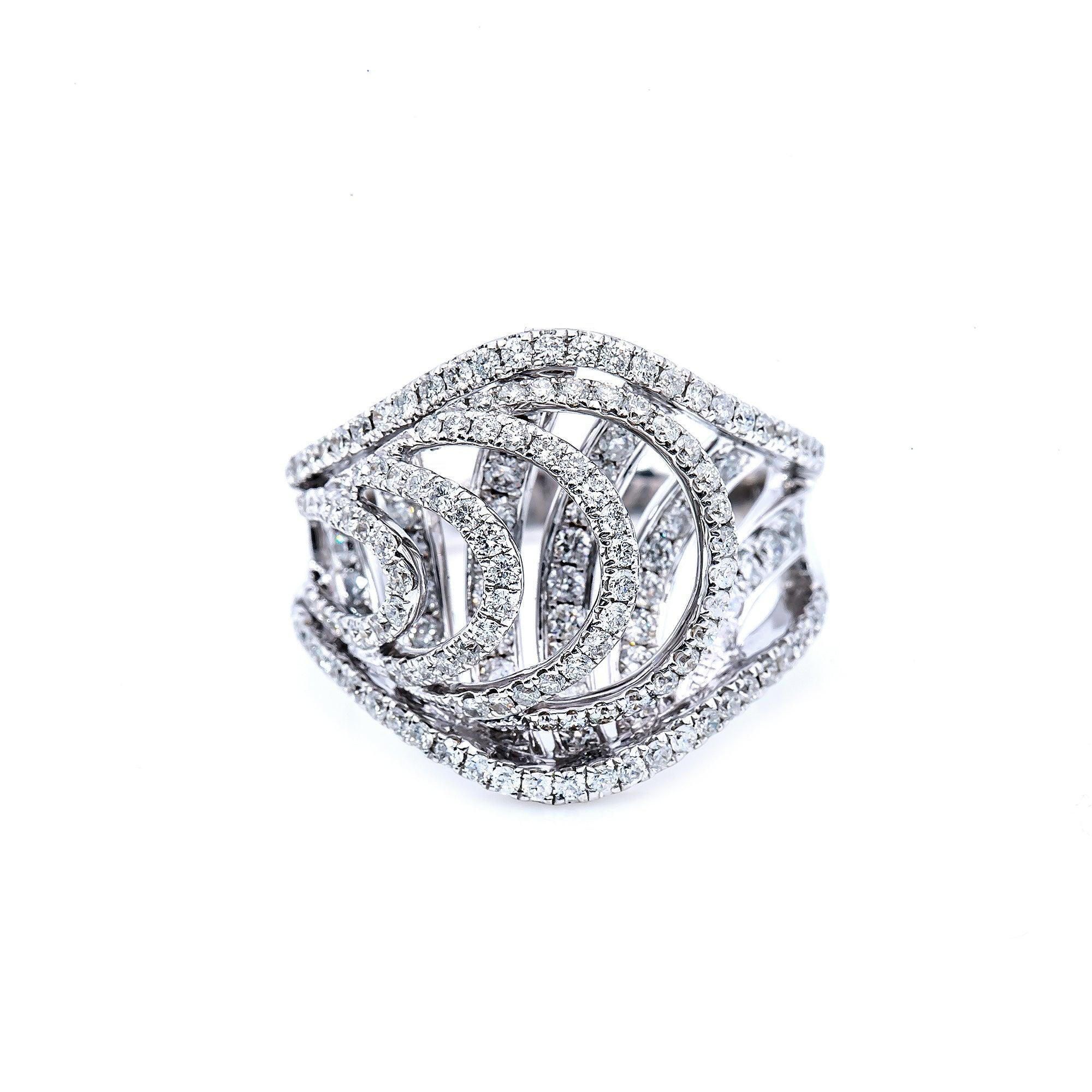 18K White Gold Oval Diamond Ring