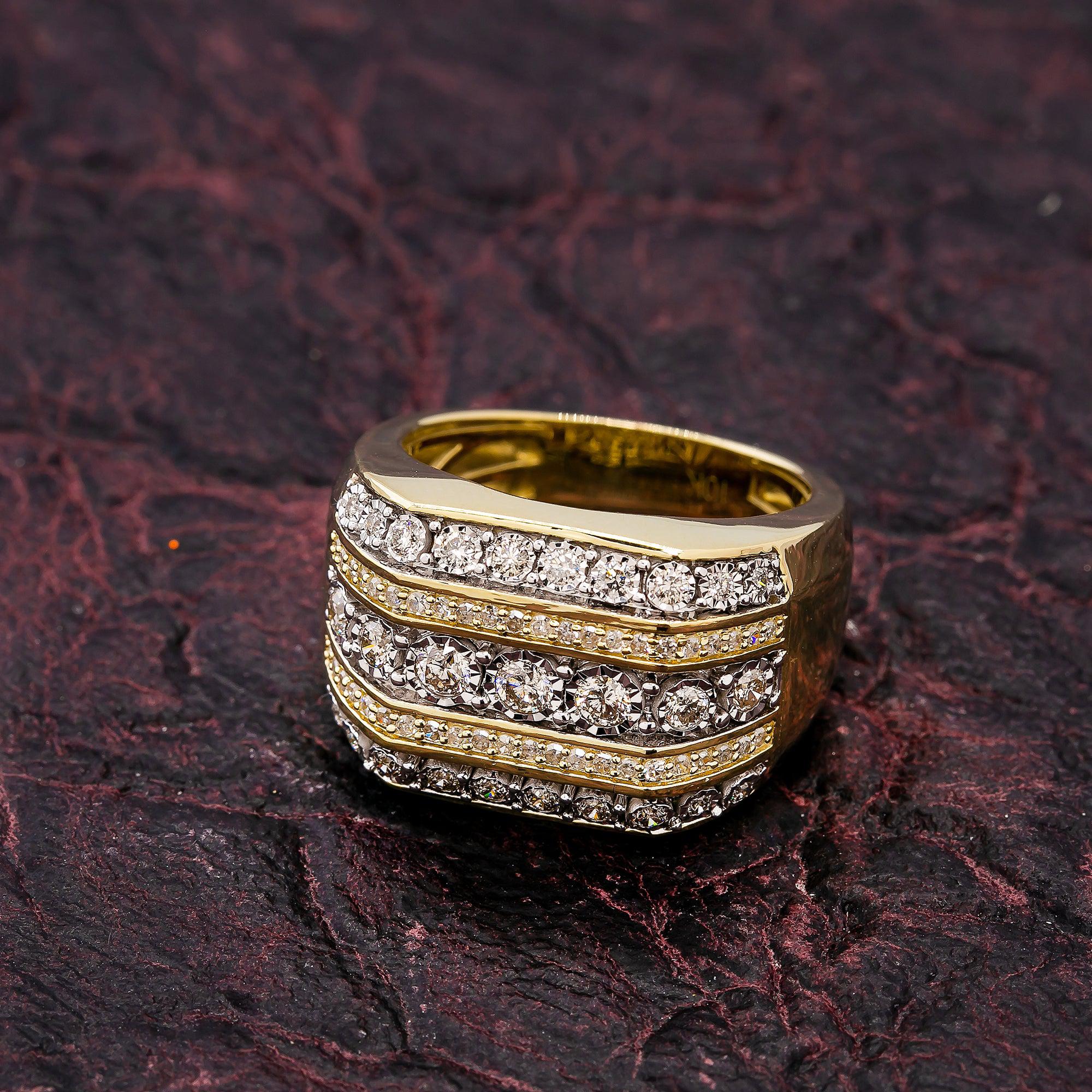 Man's 10K Yellow Gold Ring with 1.23 CT Diamonds